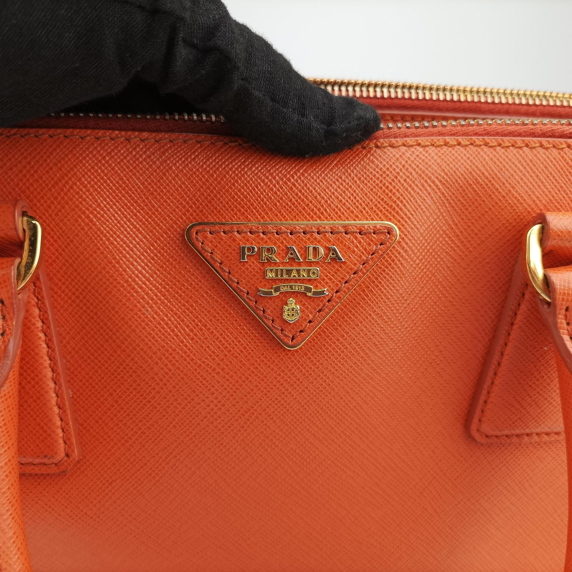 Vintage Prada Galleria Orange SAFFIANO Leather BN1844 shoulderbag | stylenewstar