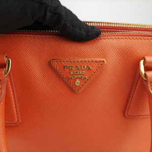 Vintage Prada Galleria Orange SAFFIANO Leather BN1844 shoulderbag | stylenewstar