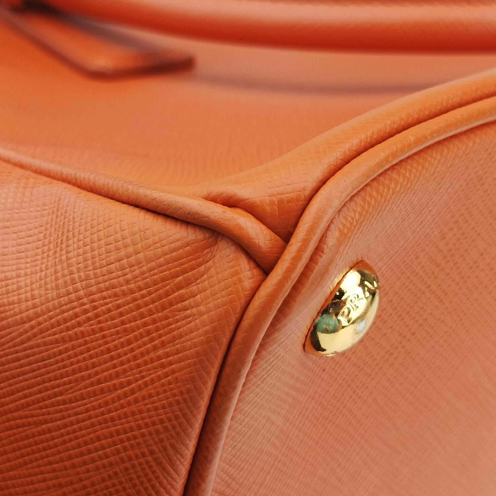Vintage Prada Galleria Orange SAFFIANO Leather BN1844 shoulderbag | stylenewstar