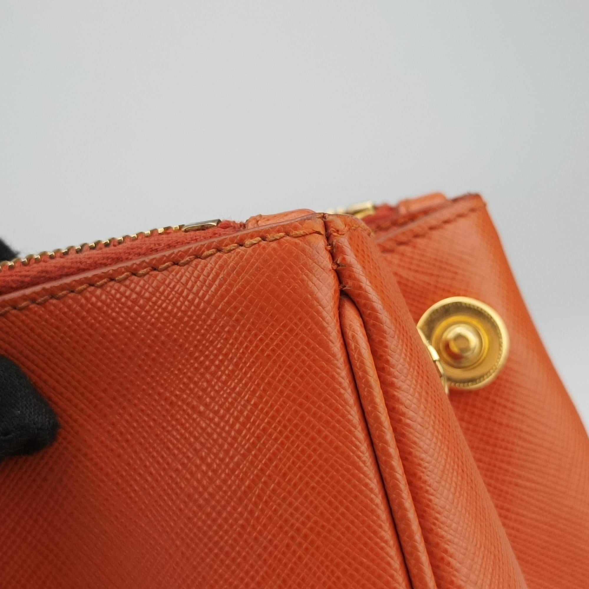 Vintage Prada Galleria Orange SAFFIANO Leather BN1844 shoulderbag | stylenewstar