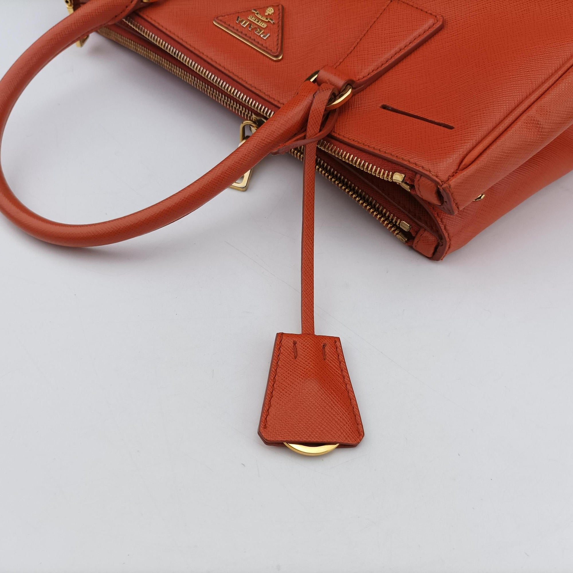 Vintage Prada Galleria Orange SAFFIANO Leather BN1844 shoulderbag | stylenewstar