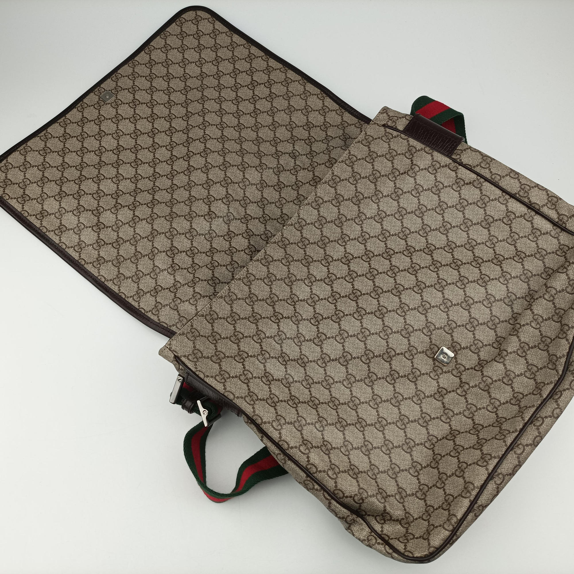 Pre-owned Gucci GG Supreme DiaperBag Brown PVC coated canvas 189748 shoulderbag | stylenewstar