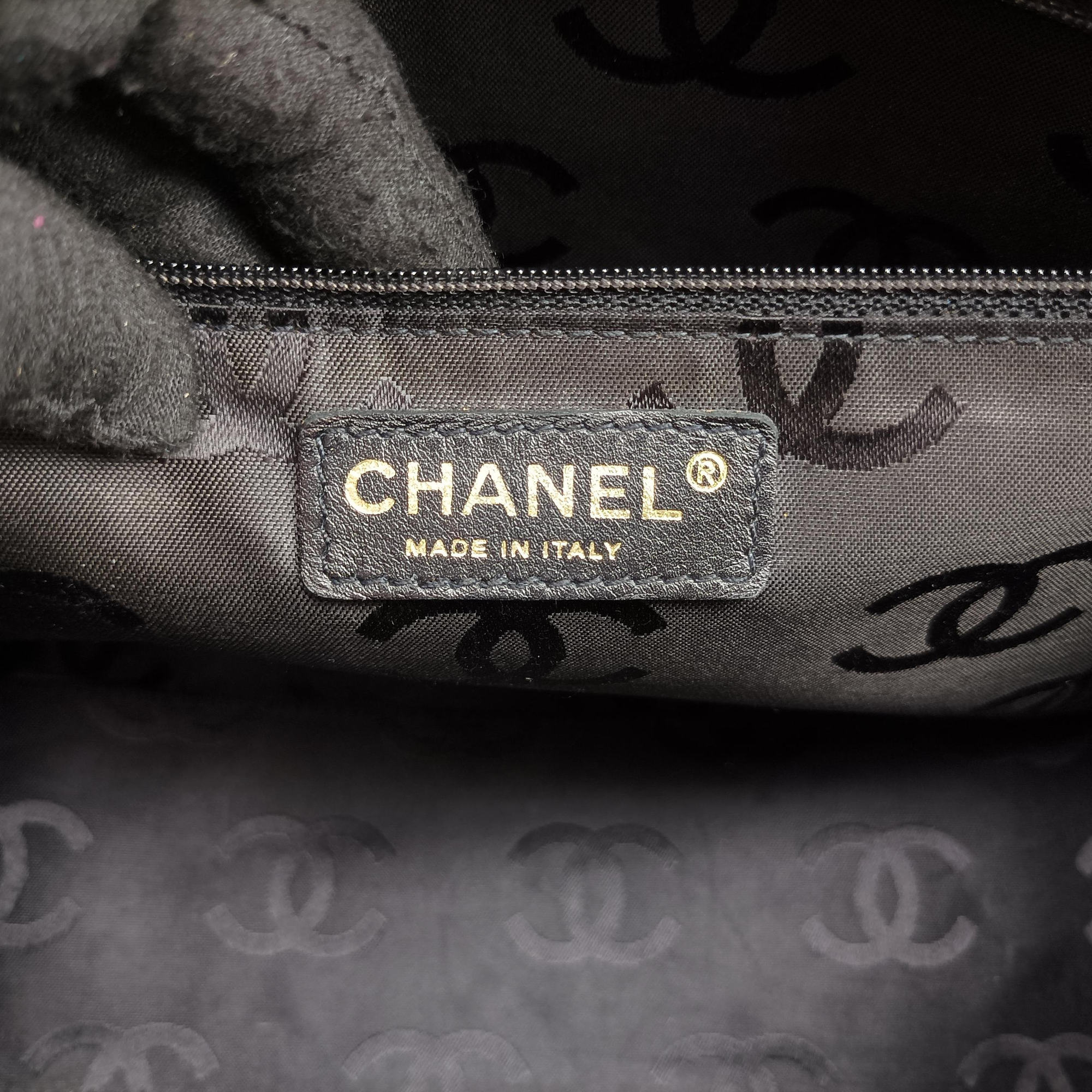 Pre-owned Chanel Wild Stitch Black Leather A14693 handbag | stylenewstar