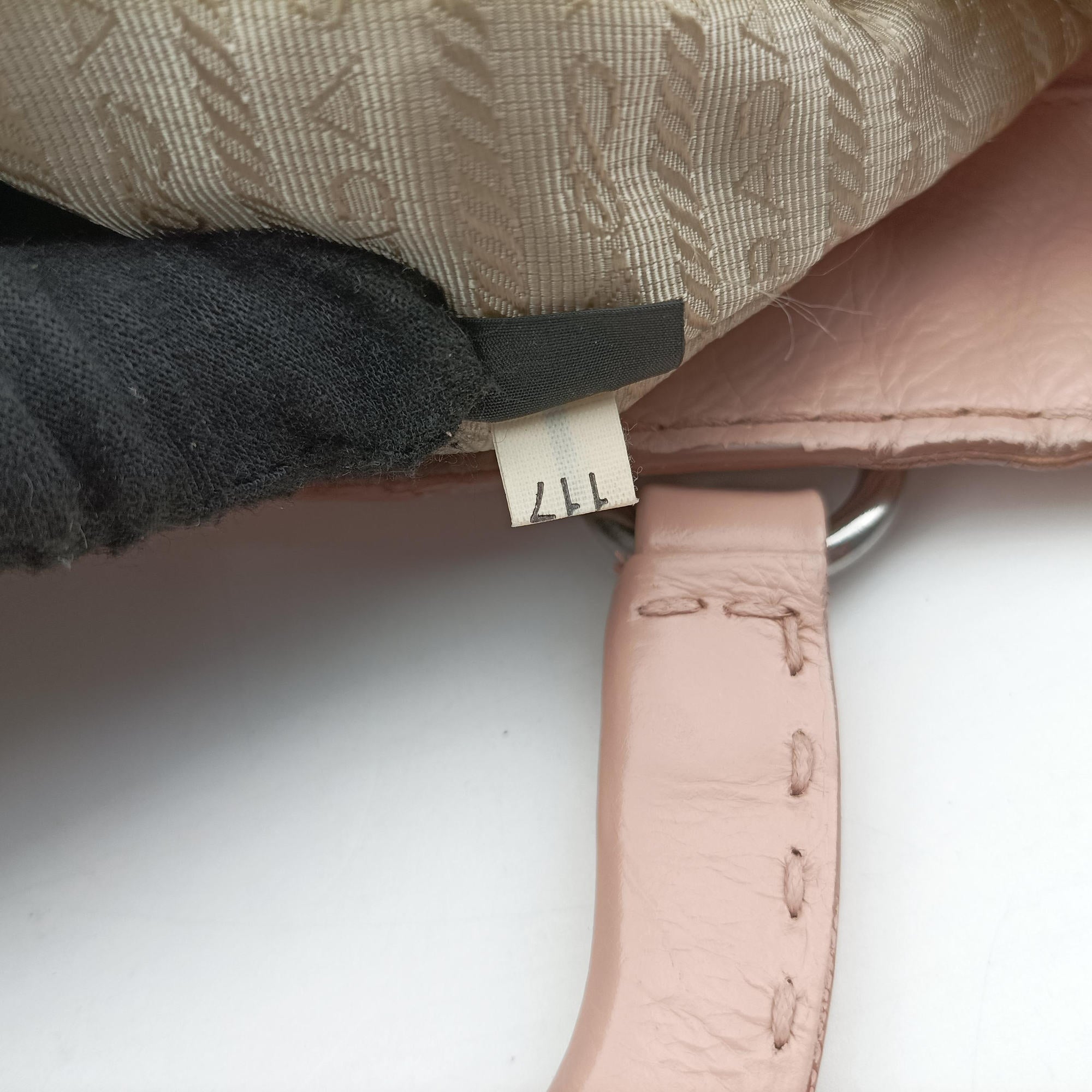 Secondhand Prada Triangle Logo tote Pink Leather  shoulderbag | stylenewstar