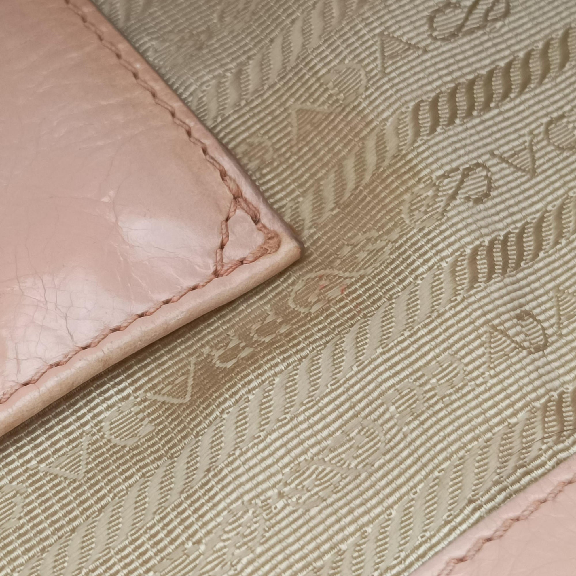 Secondhand Prada Triangle Logo tote Pink Leather  shoulderbag | stylenewstar