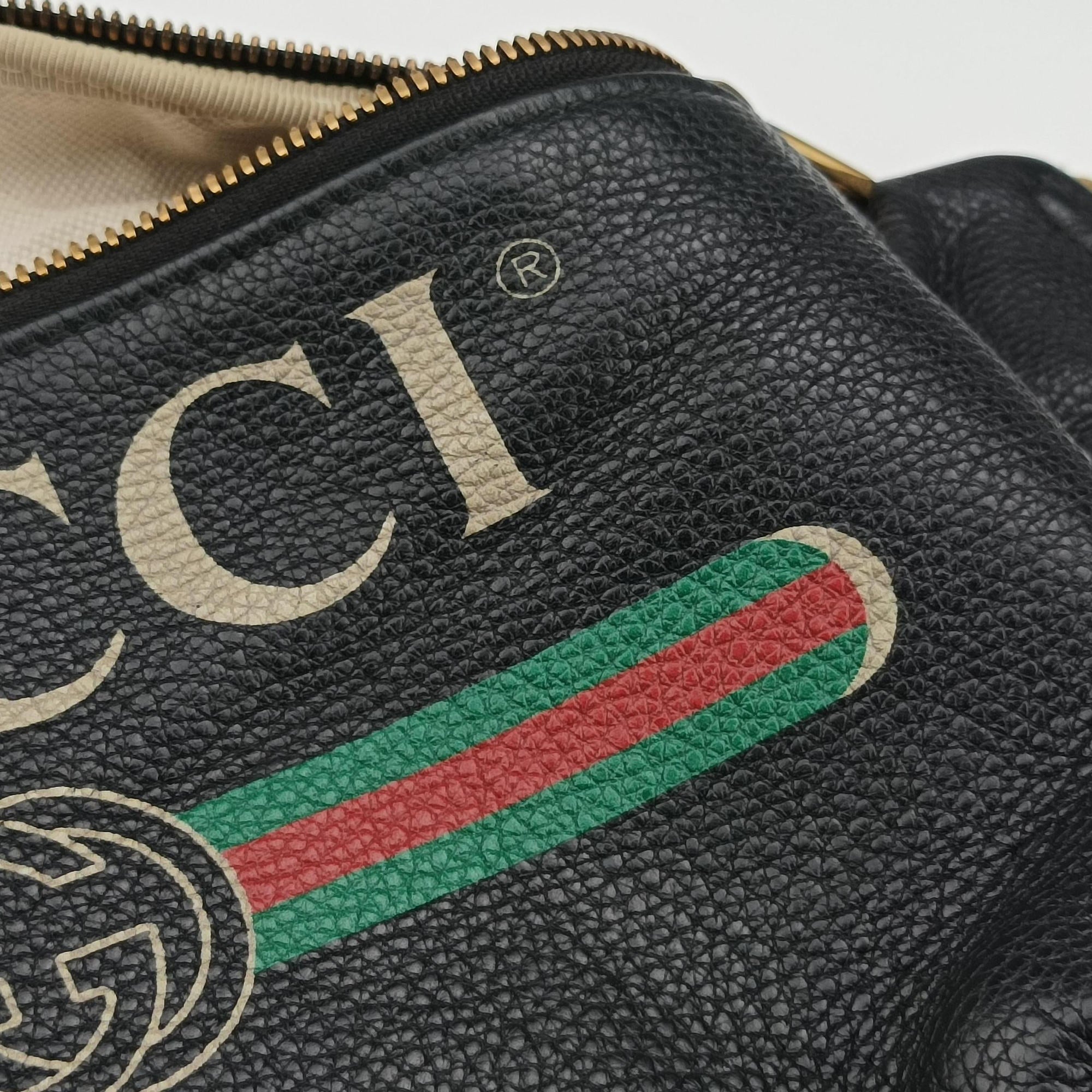 Vintage Gucci Print Black Leather 530412 bum bag/waist bag | stylenewstar