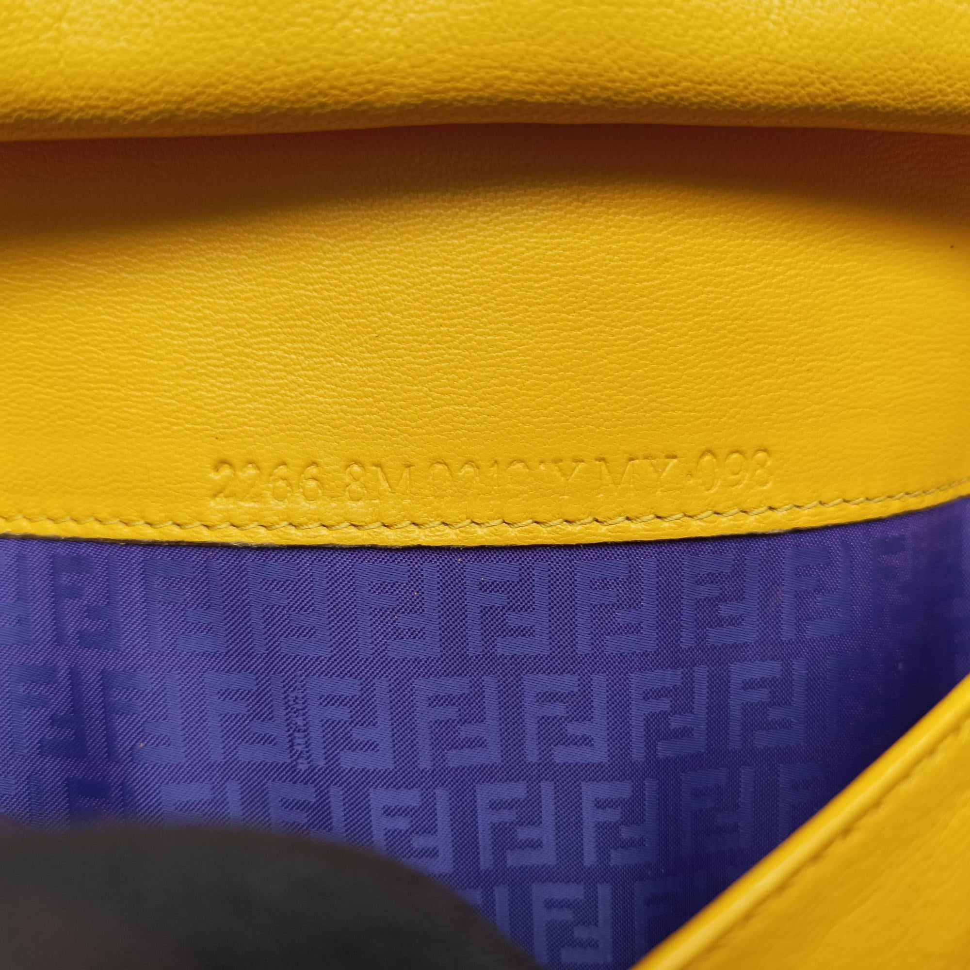 Pre-owned Fendi Embossed Logo Yellow Leather 8M0219YM shoulderbag | stylenewstar