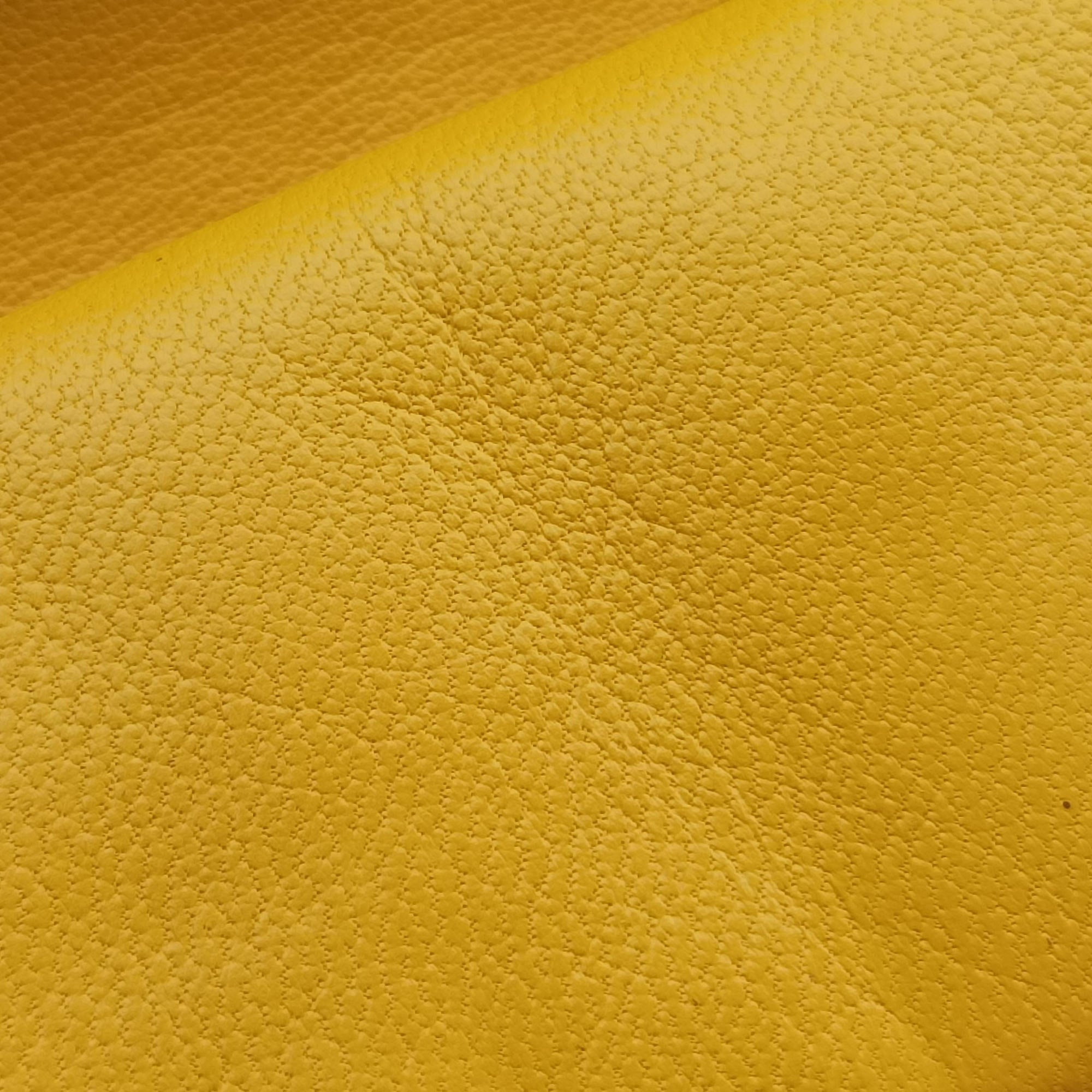Pre-owned Fendi Embossed Logo Yellow Leather 8M0219YM shoulderbag | stylenewstar