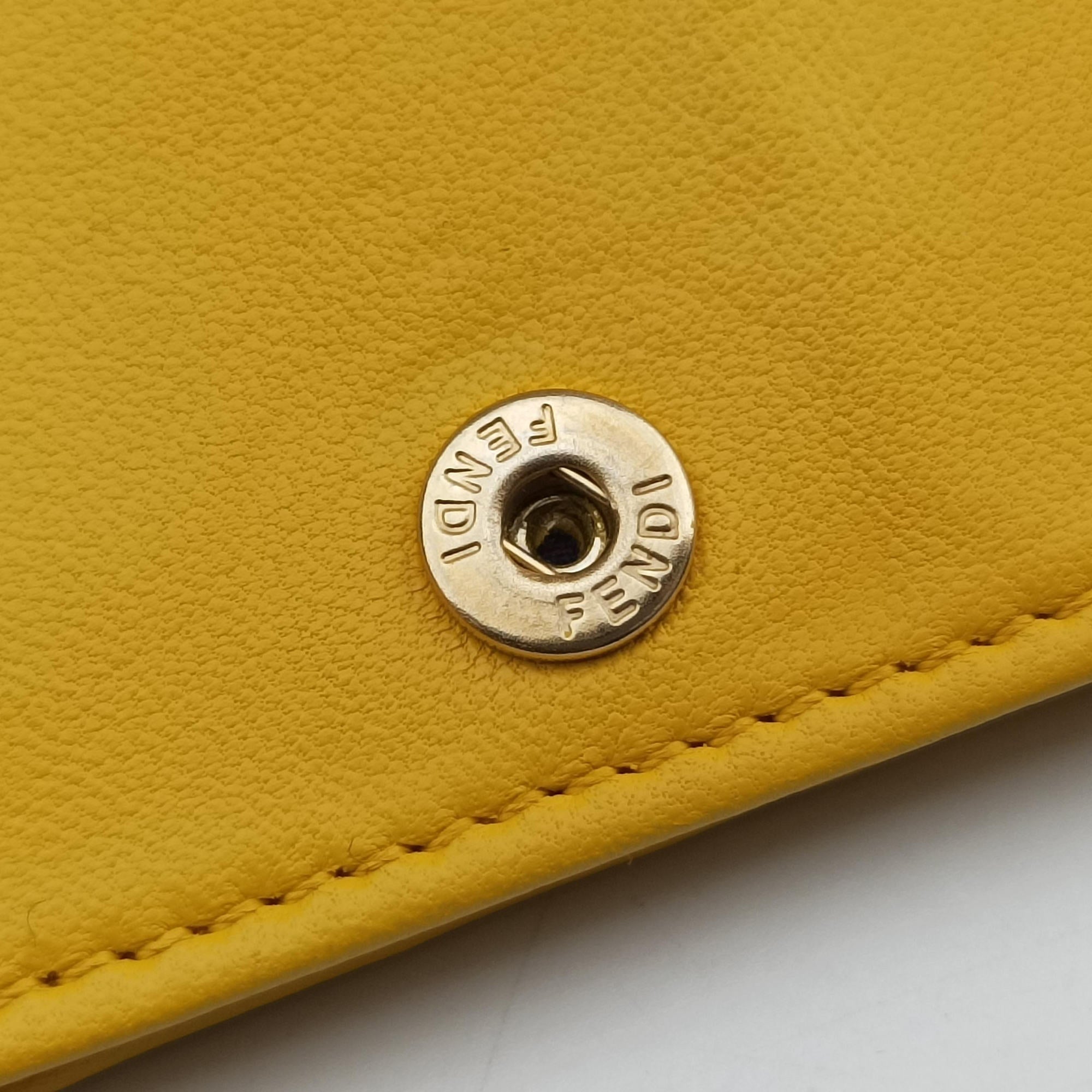Pre-owned Fendi Embossed Logo Yellow Leather 8M0219YM shoulderbag | stylenewstar