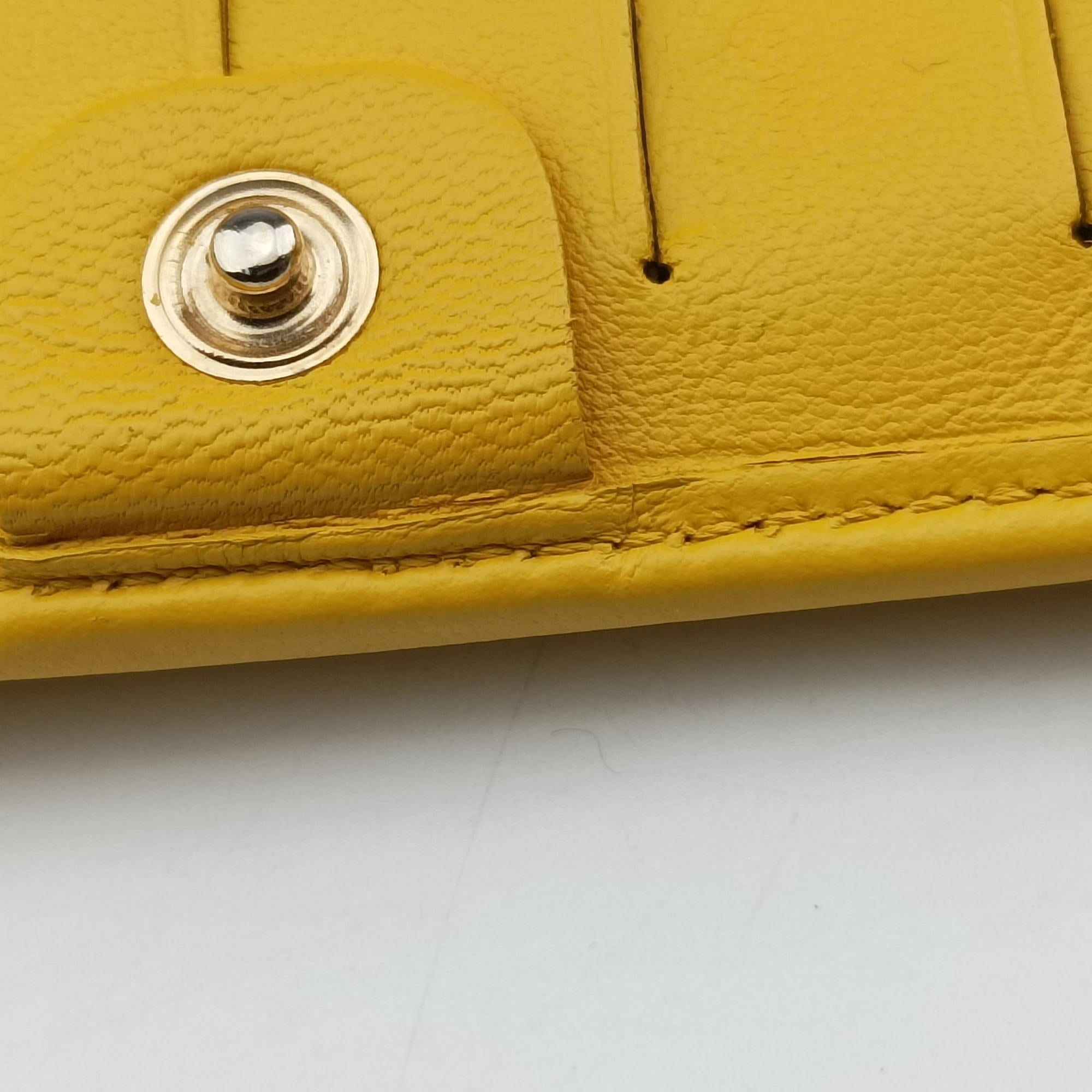 Pre-owned Fendi Embossed Logo Yellow Leather 8M0219YM shoulderbag | stylenewstar