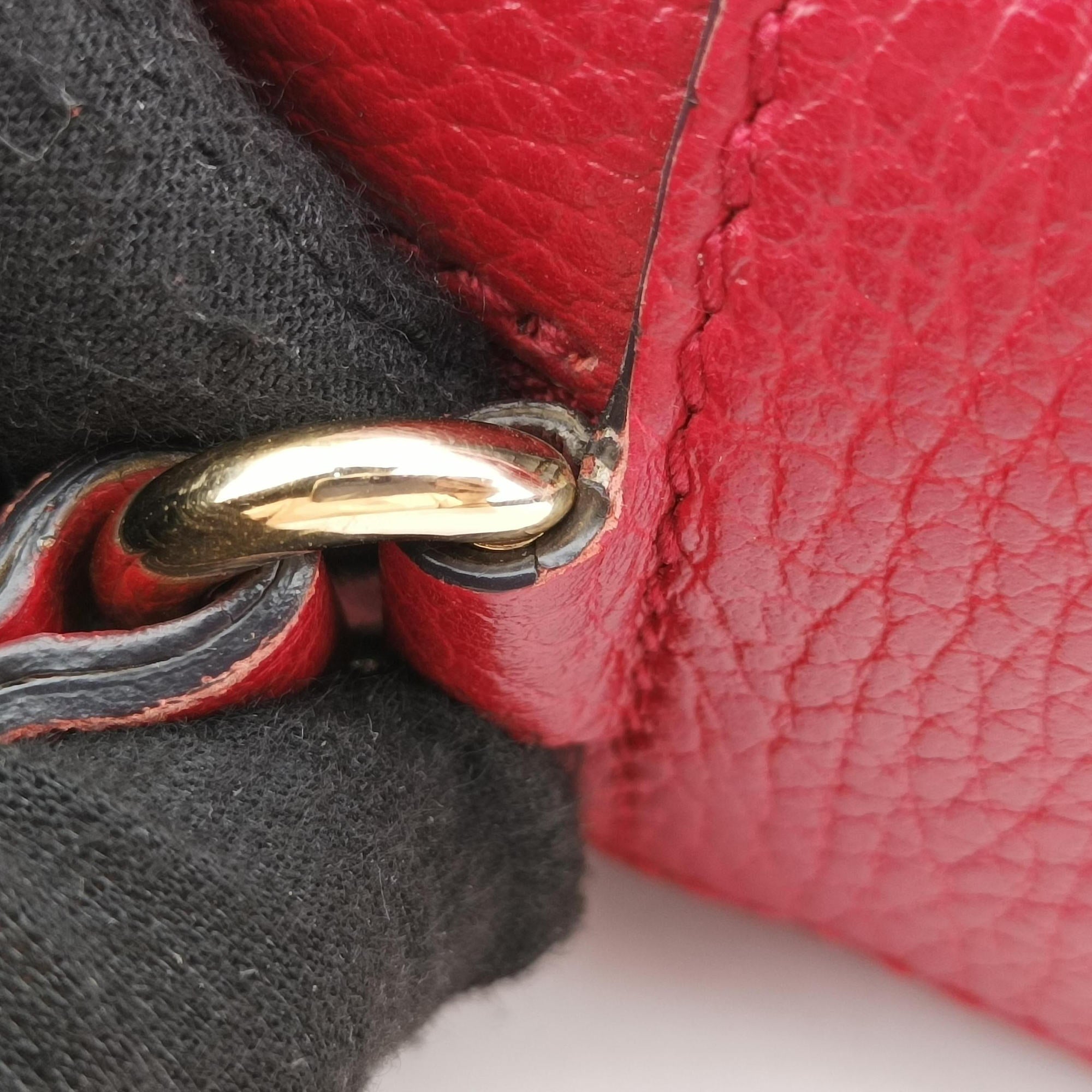 Pre-owned Gucci Soho Rose x red Leather 431567 shoulderbag | stylenewstar