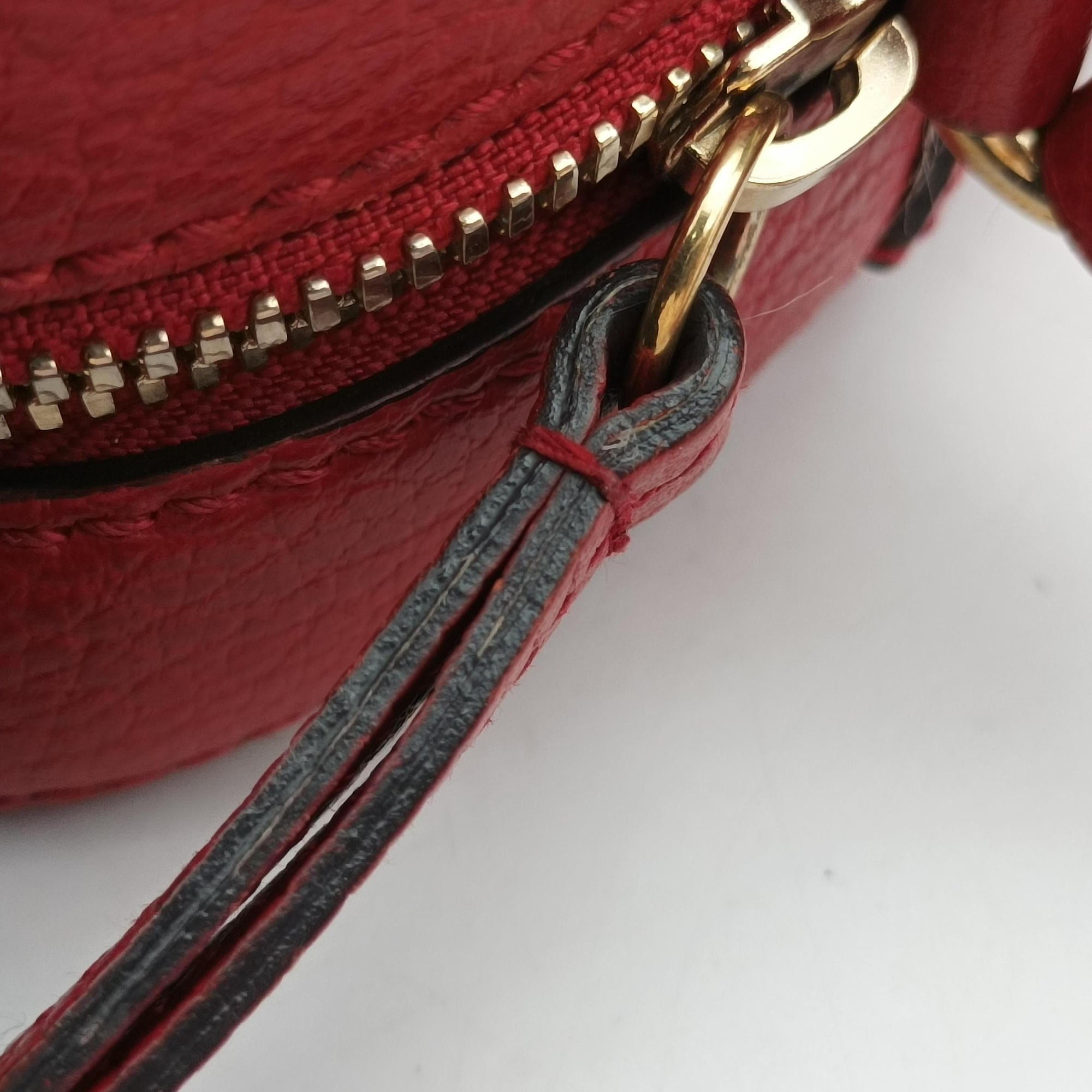 Pre-owned Gucci Soho Rose x red Leather 431567 shoulderbag | stylenewstar