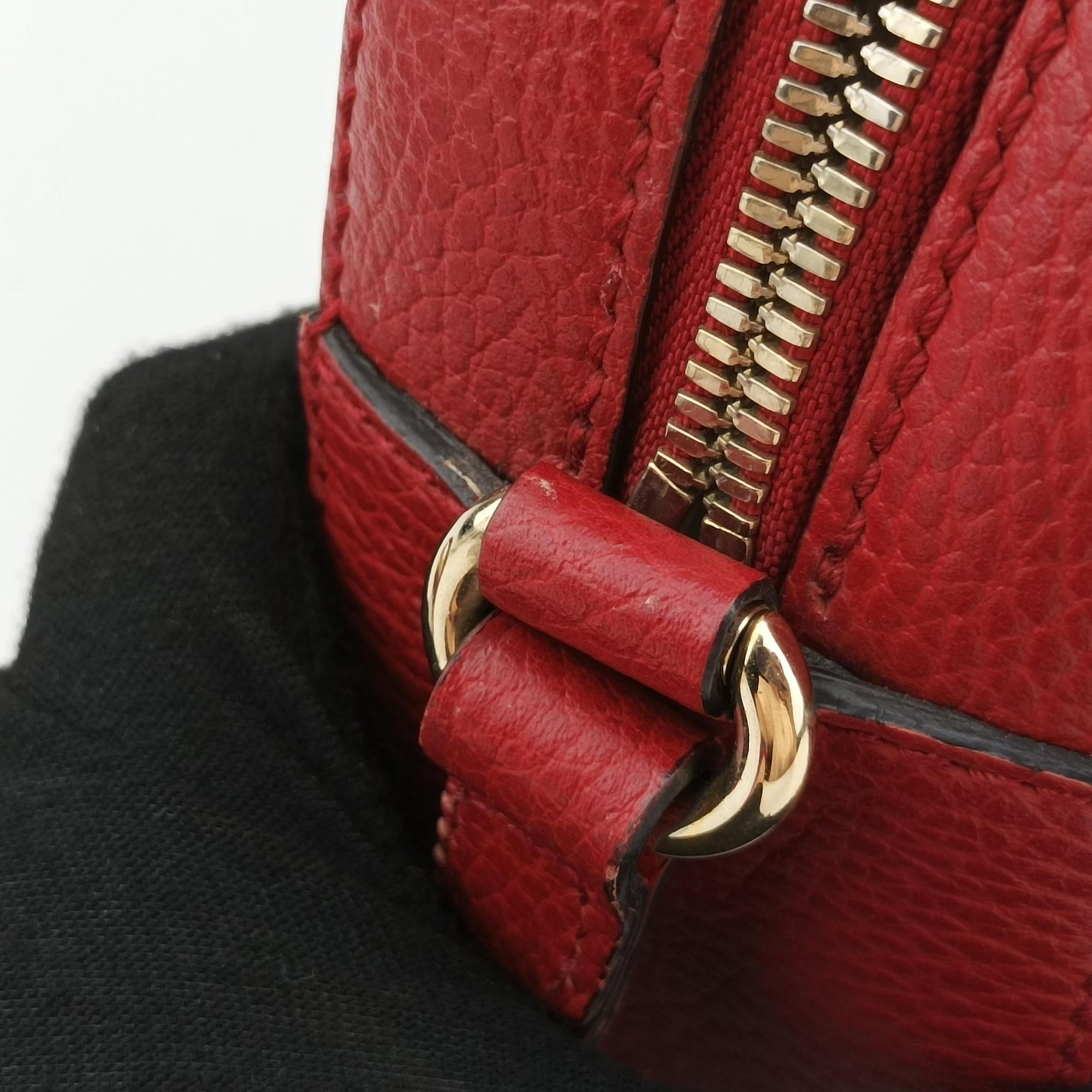 Pre-owned Gucci Soho Rose x red Leather 431567 shoulderbag | stylenewstar