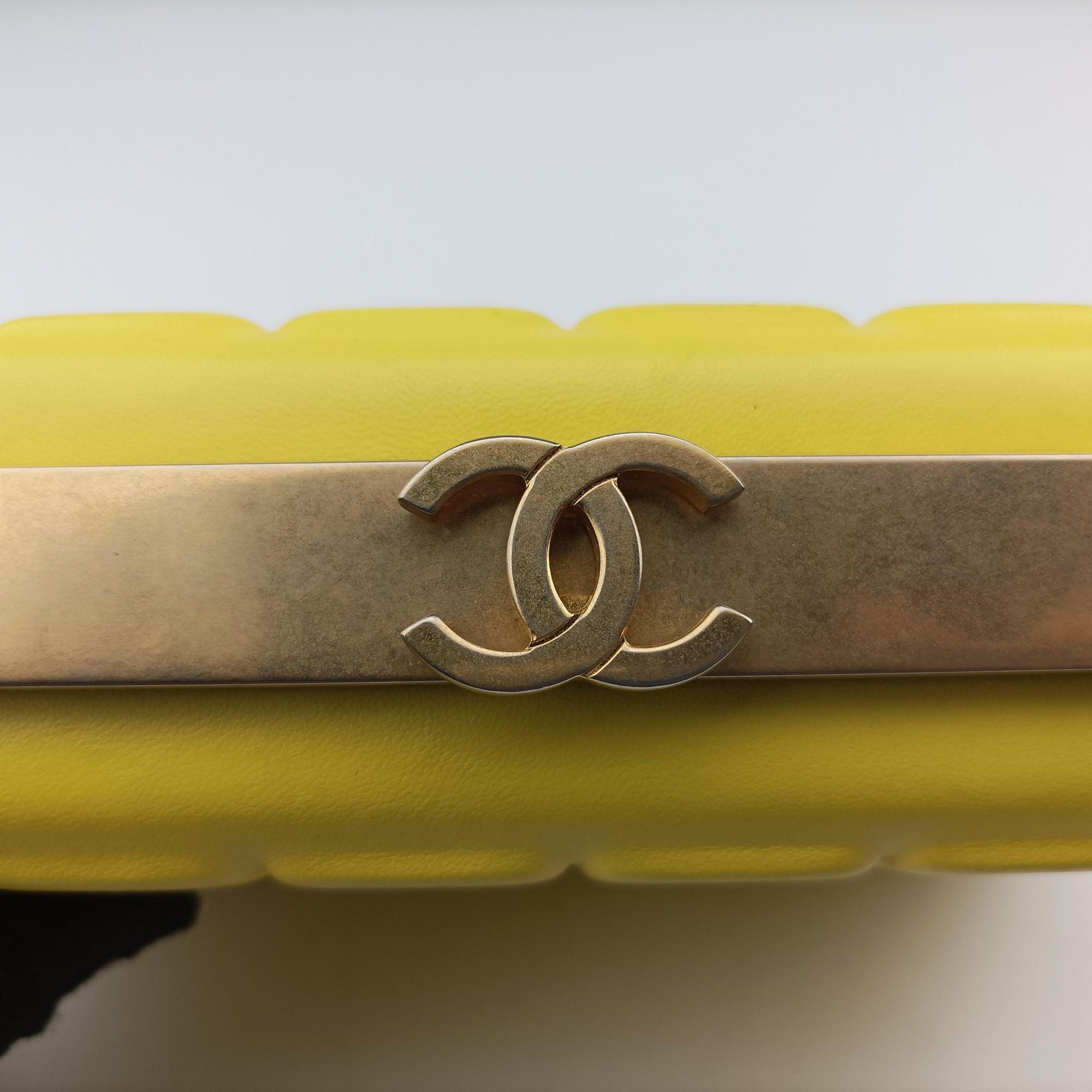 Pre-owned Chanel Chocolate Bar Yellow lambskin A94482 shoulderbag | stylenewstar