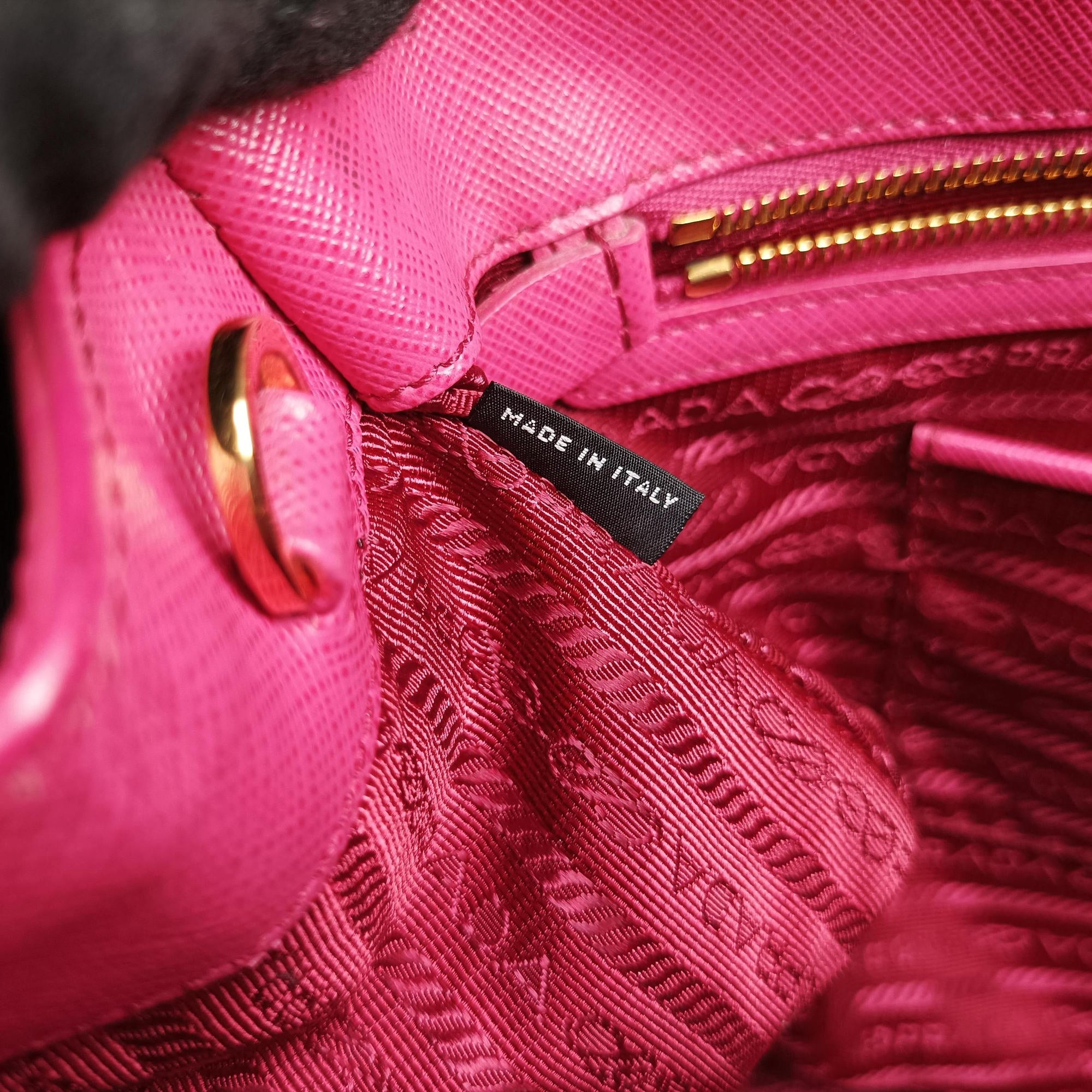 Vintage Prada Galleria Pink SAFFIANO Leather BN1786 shoulderbag | stylenewstar