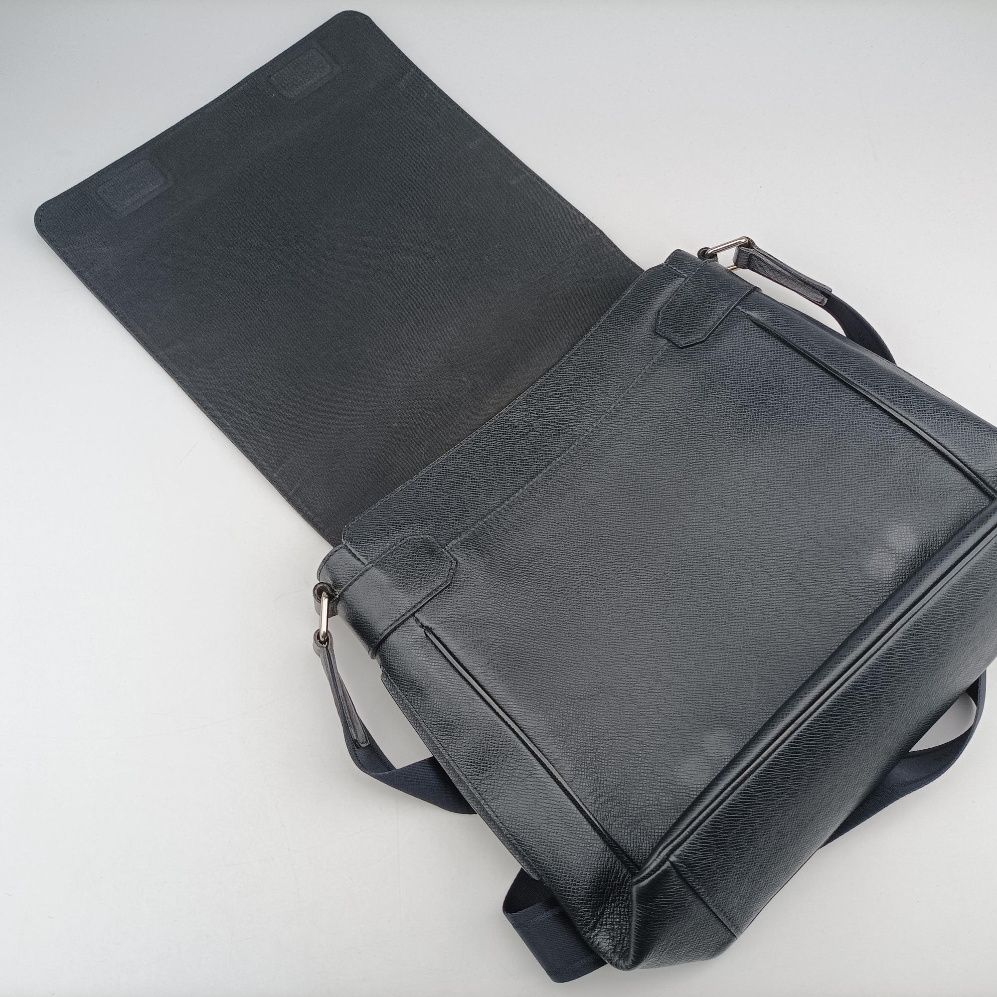 Vintage Louis Vuitton ANDREI ARDOISE Taiga M32482 shoulderbag | stylenewstar