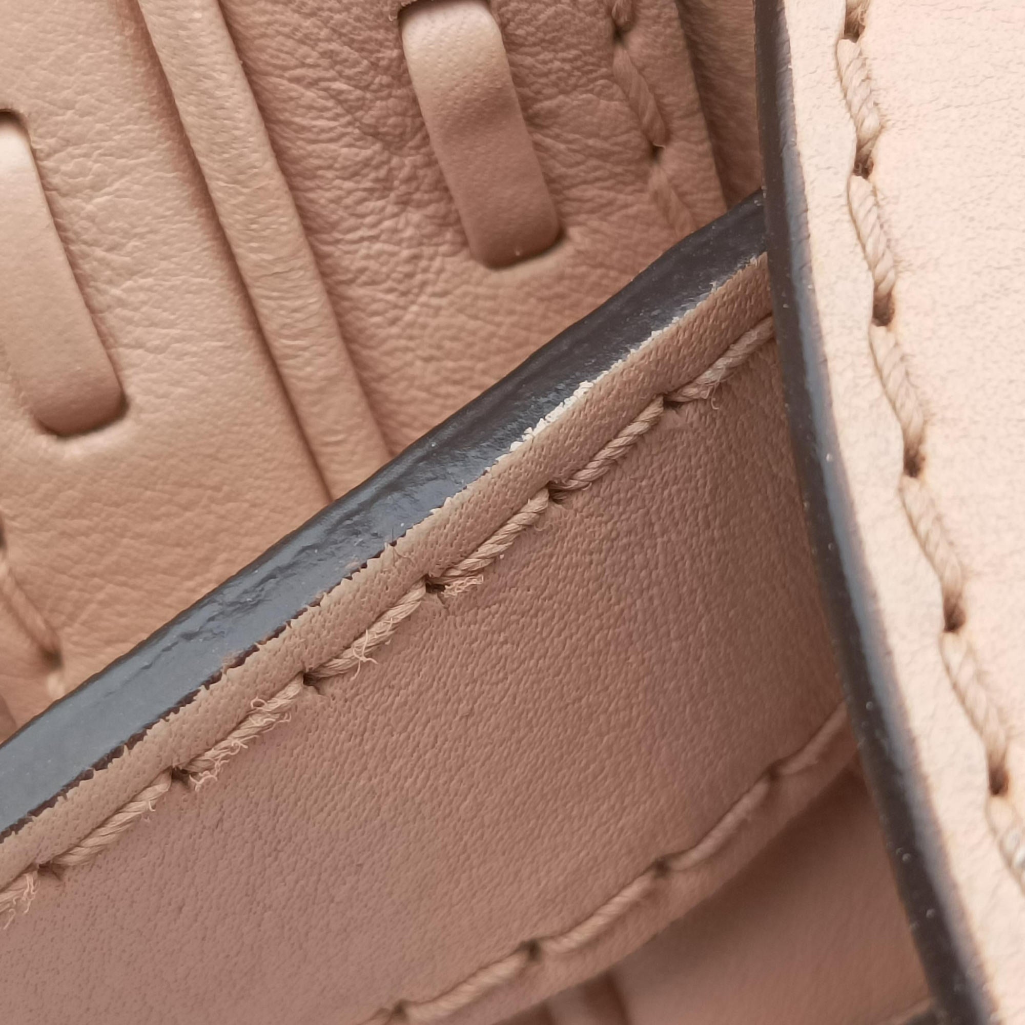 Pre-owned Gucci Medium Handmade Top Beige leather 263945 handbag | stylenewstar