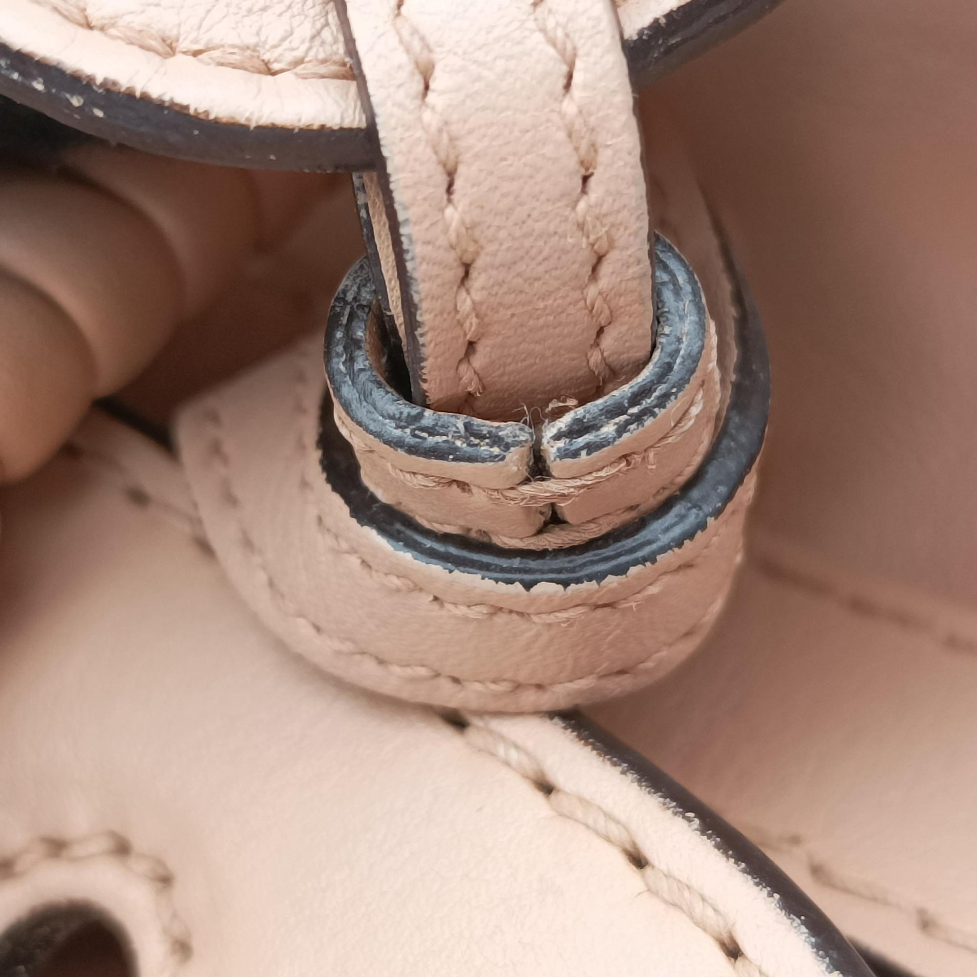Pre-owned Gucci Medium Handmade Top Beige leather 263945 handbag | stylenewstar
