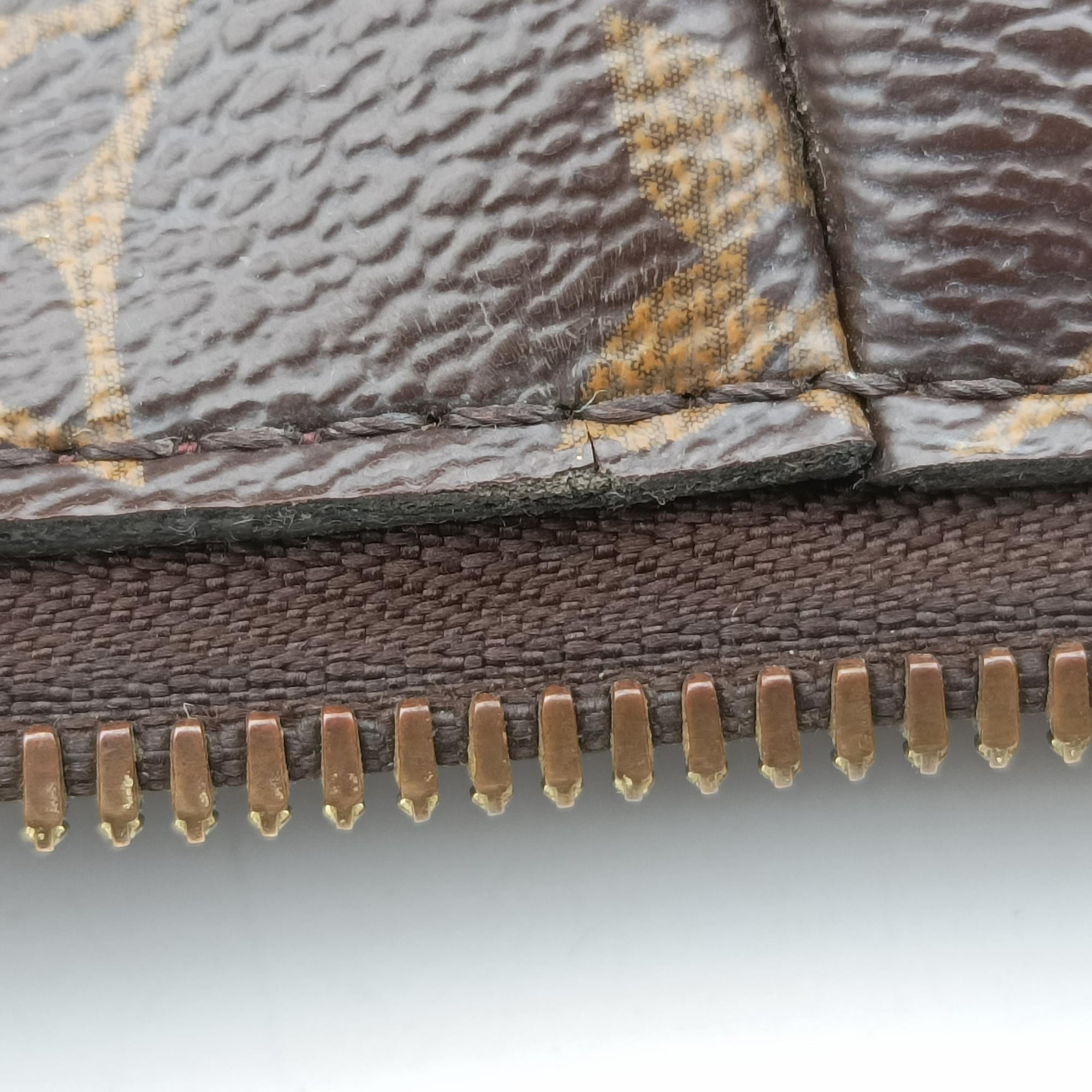 Vintage Louis Vuitton Turen PM brown Monogram Canvas M48813 shoulderbag | stylenewstar