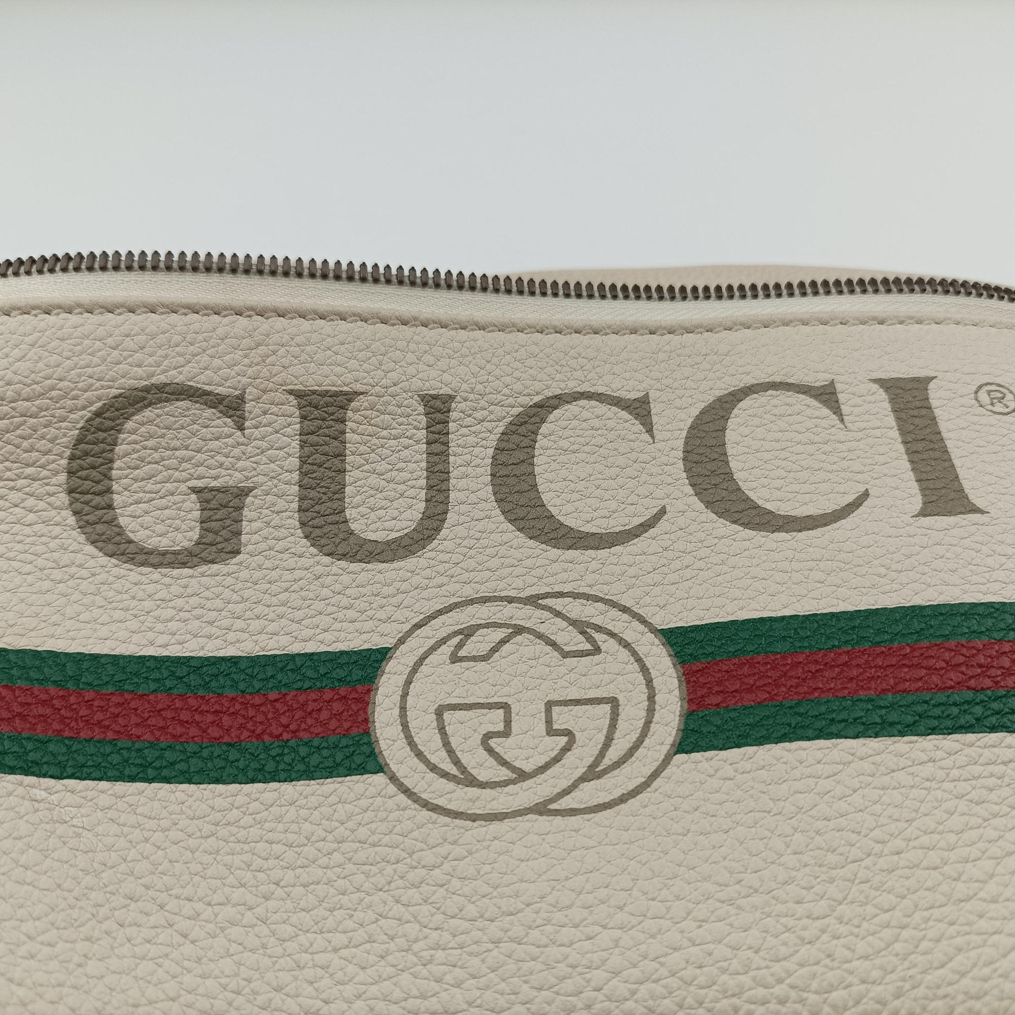 Secondhand Gucci Print White Leather 530412 bum bag/waist bag | stylenewstar
