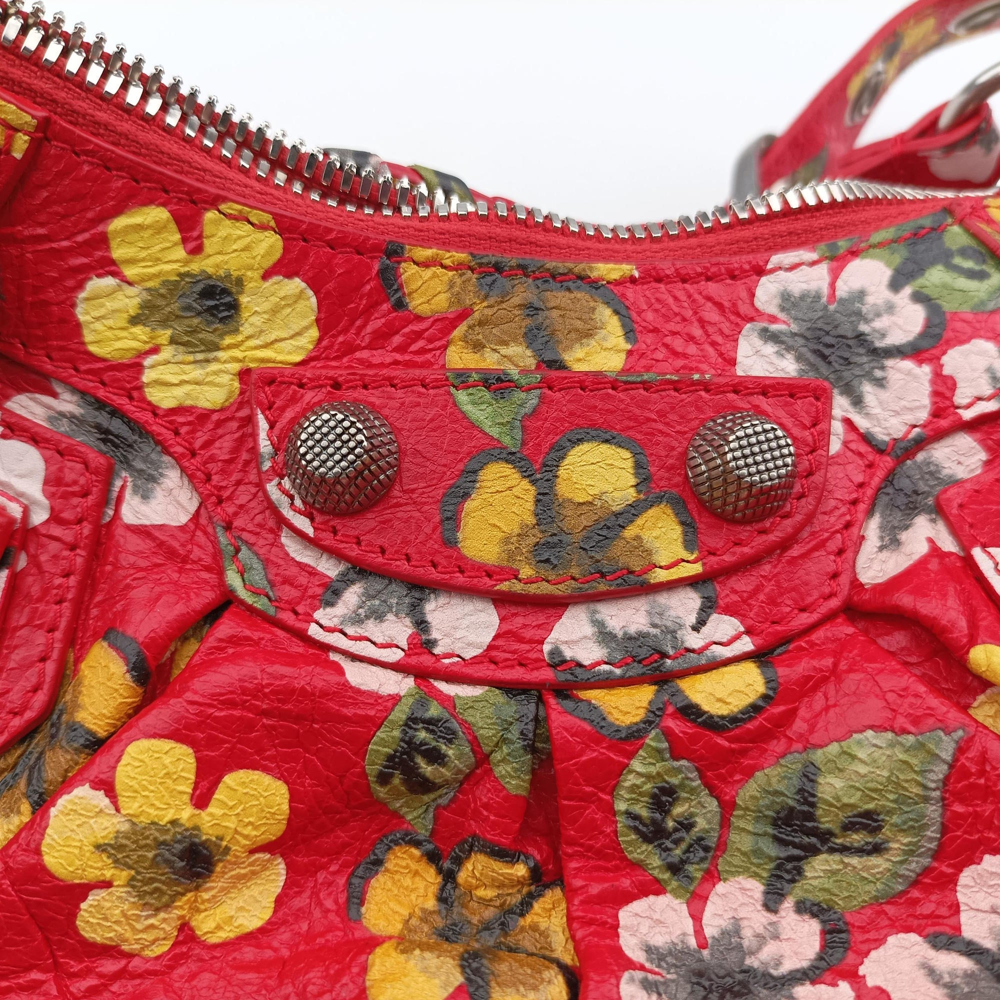 Pre-owned Balenciaga Le Cagole Red × Multicolor lambskin  shoulderbag | stylenewstar