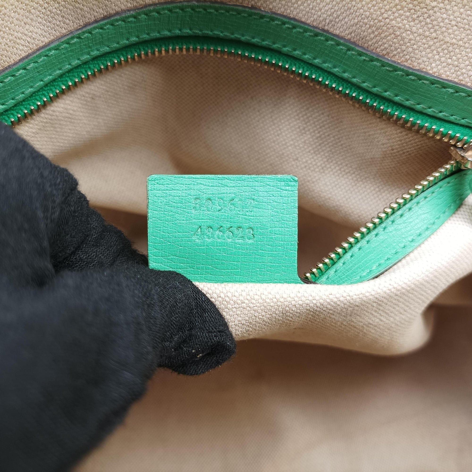 Vintage Gucci Microguccissima Green Leather 309617 shoulderbag | stylenewstar