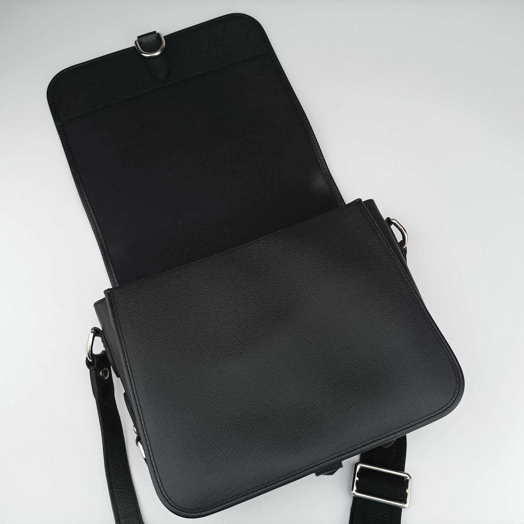 Vintage Louis Vuitton ANDREI ARDOISE Taiga M32482 shoulderbag | stylenewstar