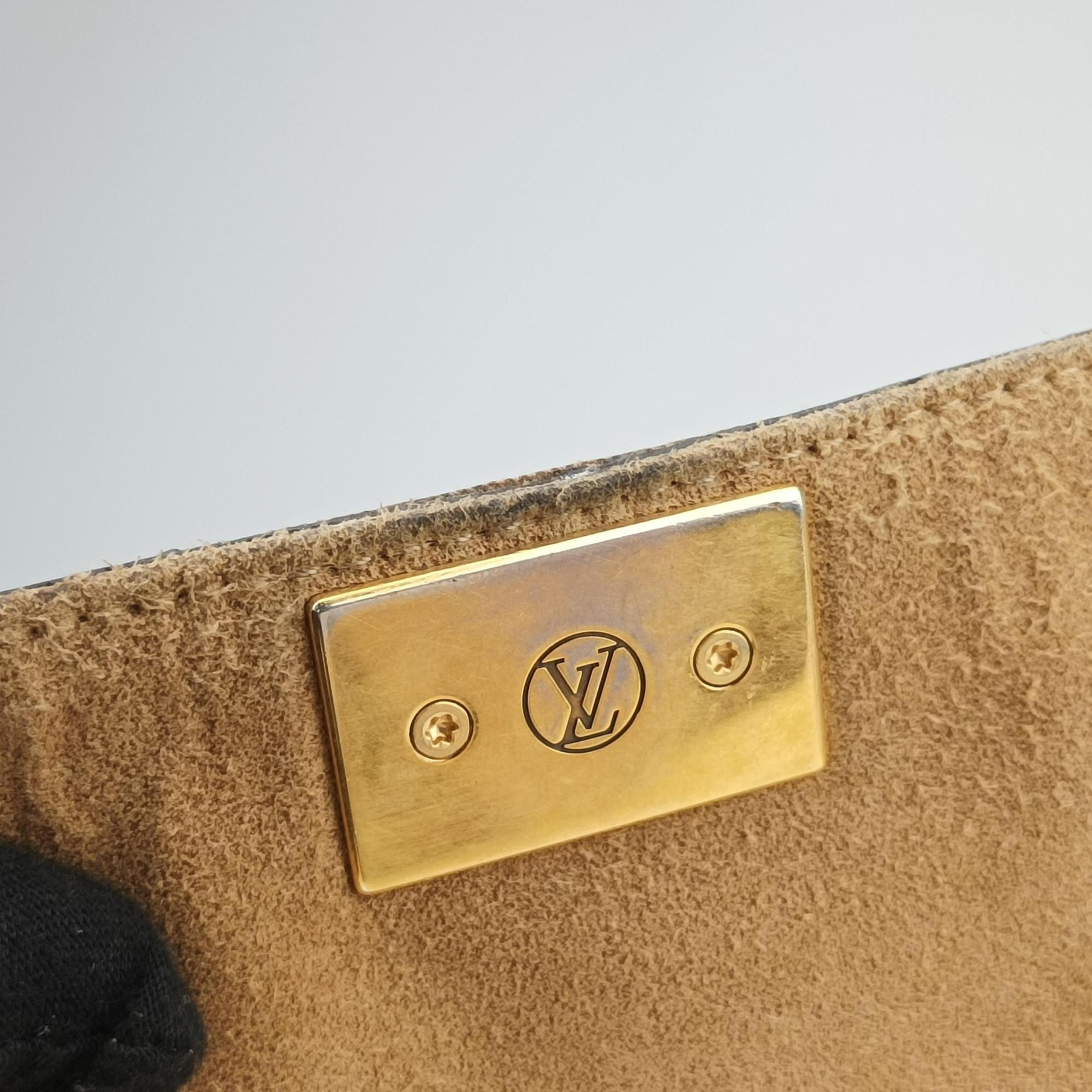 Secondhand Louis Vuitton MARIGNAN brown×SESAME Monogram Canvas×calf leather M44259 shoulderbag | stylenewstar