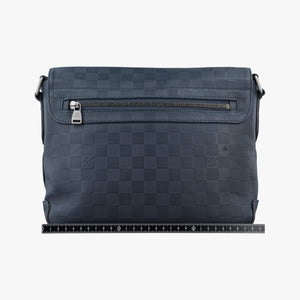 Pre-owned Louis Vuitton District PM Cosmos Damier Infini embossed cowhide leather N41034 shoulderbag | stylenewstar