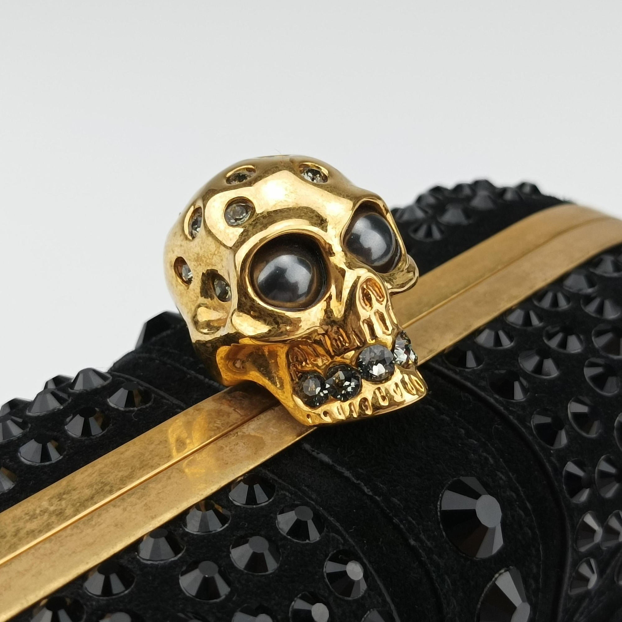 Pre-owned Alexander McQueen Studded Britannia Skull Box Black suede  clutchbag | stylenewstar