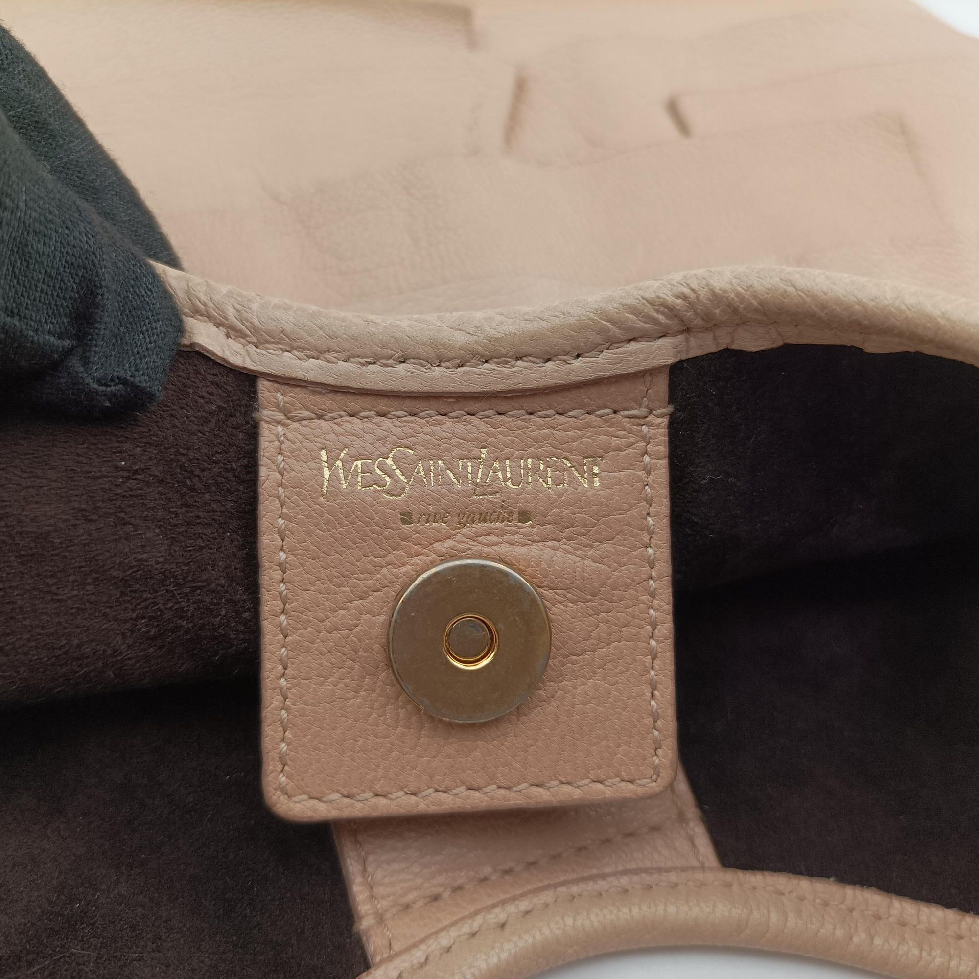 Pre-owned Yves Saint Laurent Mombasa Beige Leather 122245 handbag | stylenewstar
