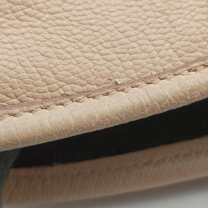 Pre-owned Yves Saint Laurent Mombasa Beige Leather 122245 handbag | stylenewstar