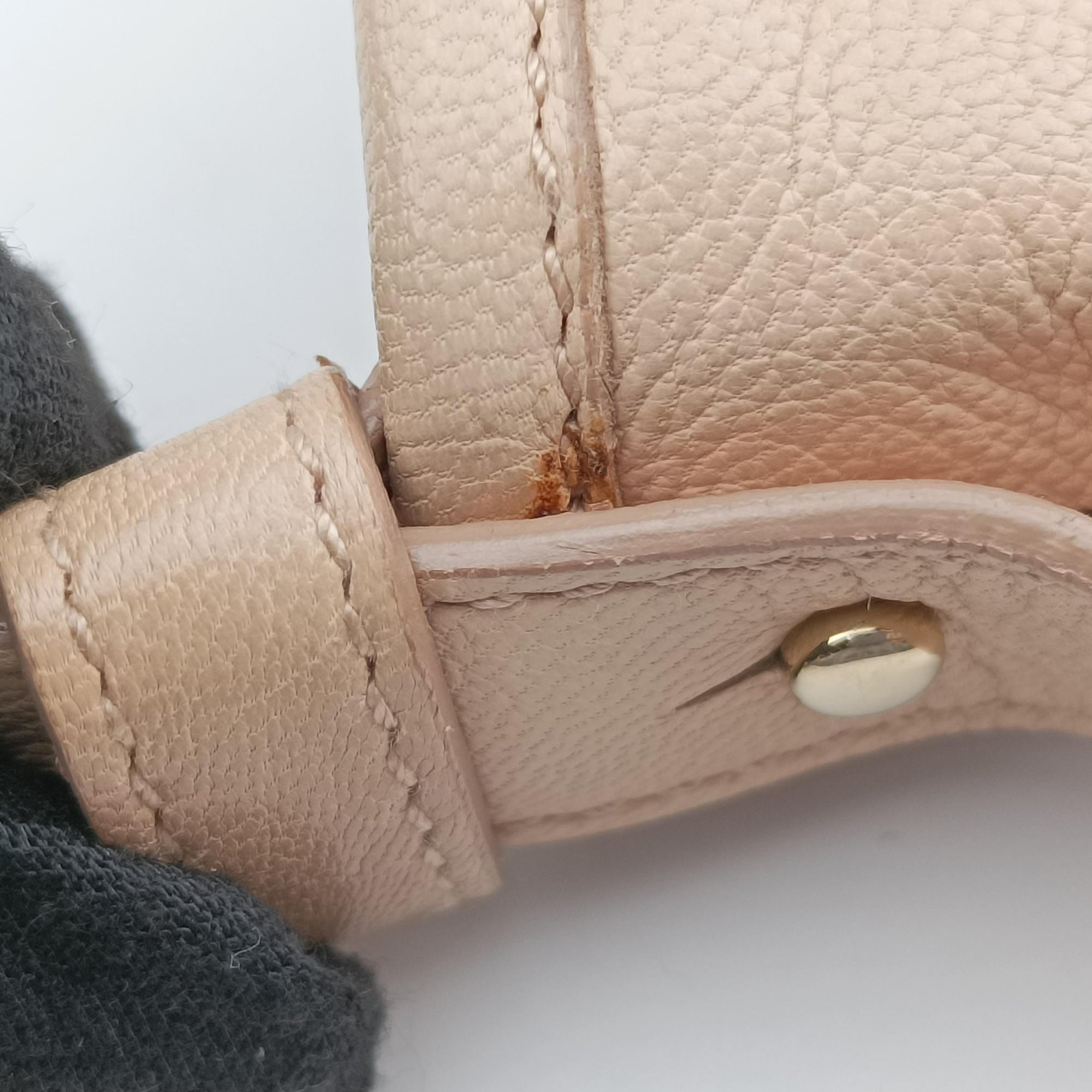 Pre-owned Yves Saint Laurent Mombasa Beige Leather 122245 handbag | stylenewstar