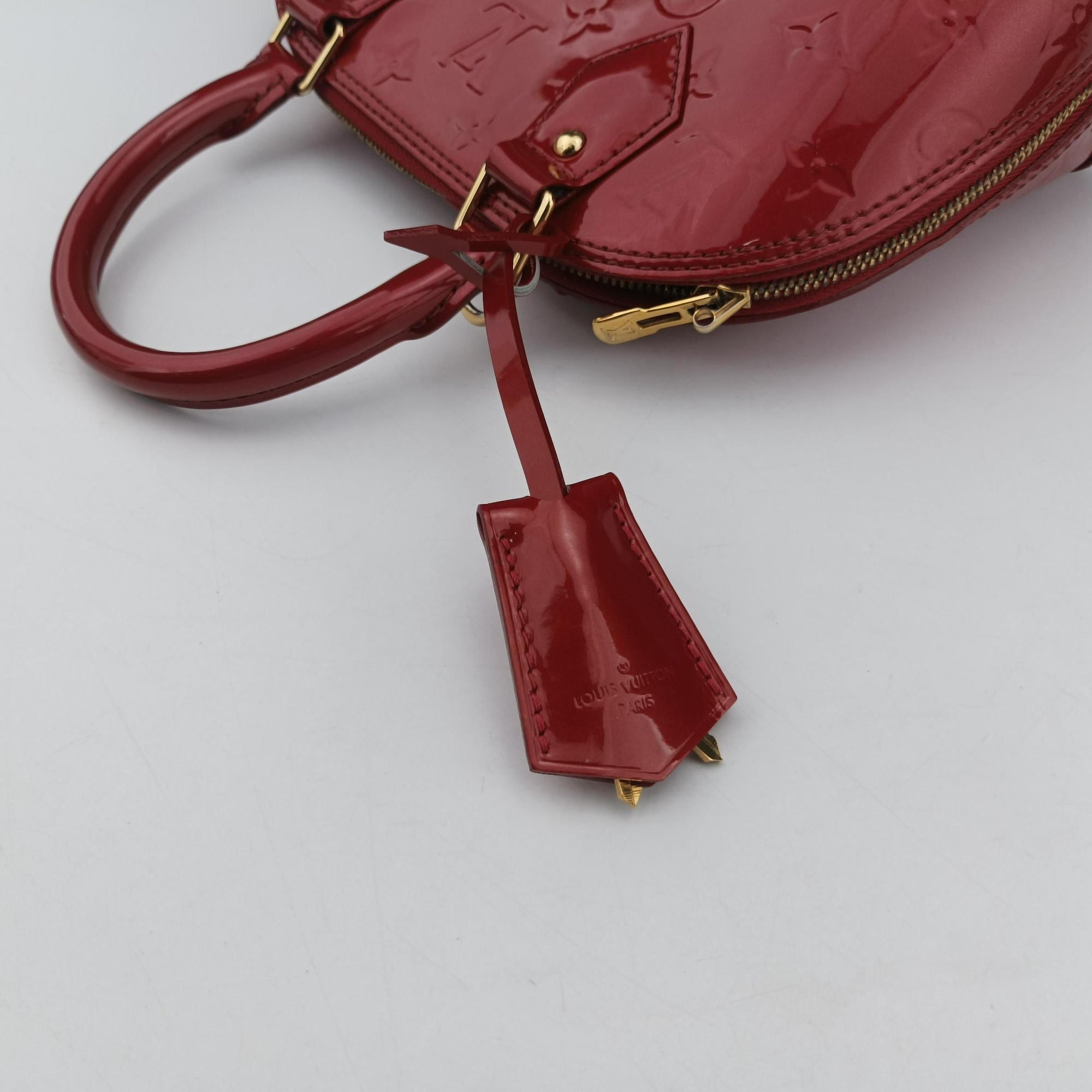 Pre-owned Louis Vuitton Alma BB pomme d'amour Vernis M91606 shoulderbag | stylenewstar