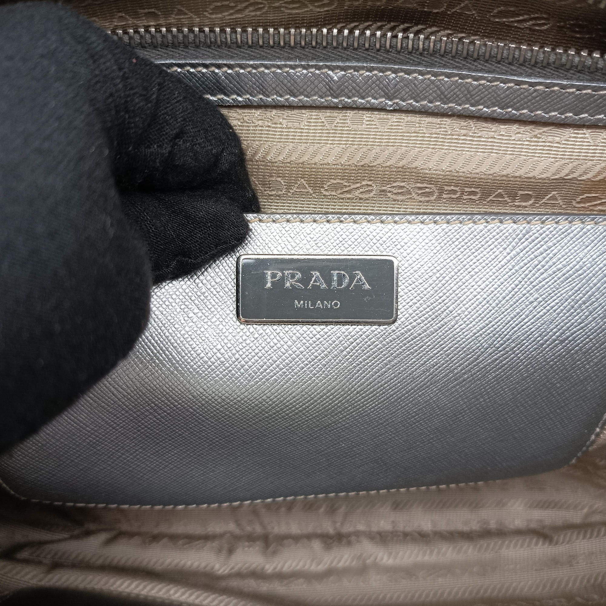 Pre-owned Prada Galleria Silver SAFFIANO Leather BN1874 shoulderbag | stylenewstar