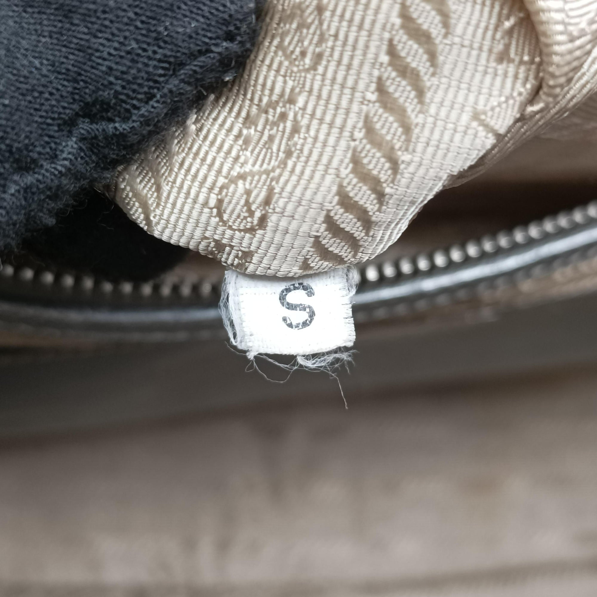 Pre-owned Prada Galleria Silver SAFFIANO Leather BN1874 shoulderbag | stylenewstar