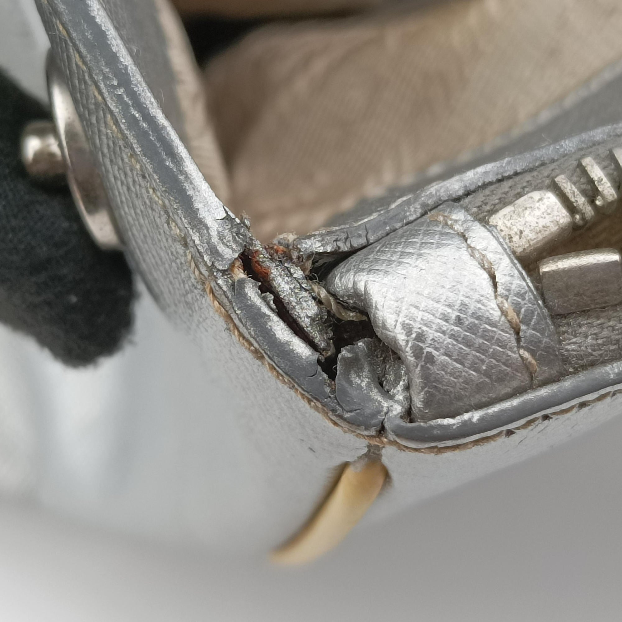 Pre-owned Prada Galleria Silver SAFFIANO Leather BN1874 shoulderbag | stylenewstar