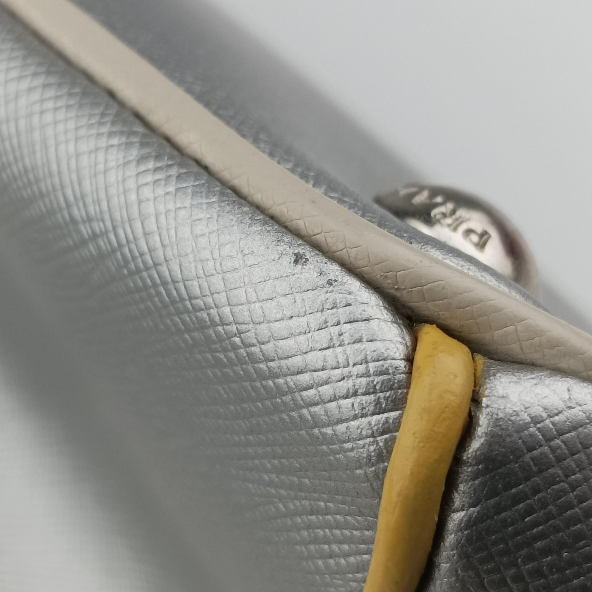 Pre-owned Prada Galleria Silver SAFFIANO Leather BN1874 shoulderbag | stylenewstar