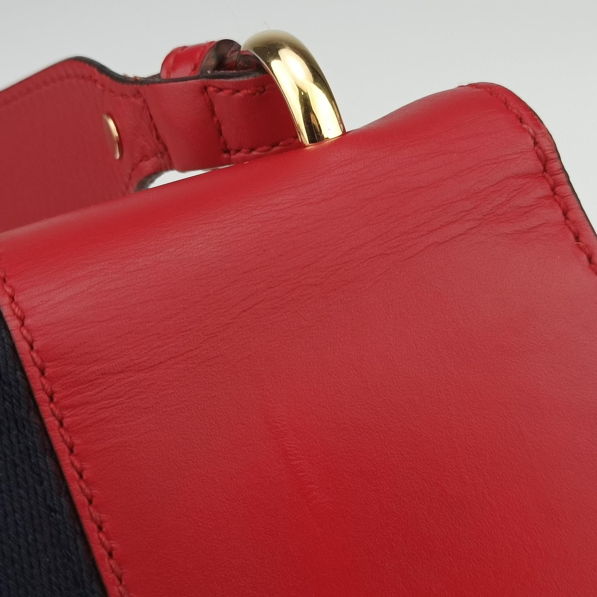 Pre-owned Gucci Sylvie Red×navy Leather 421882 shoulderbag | stylenewstar