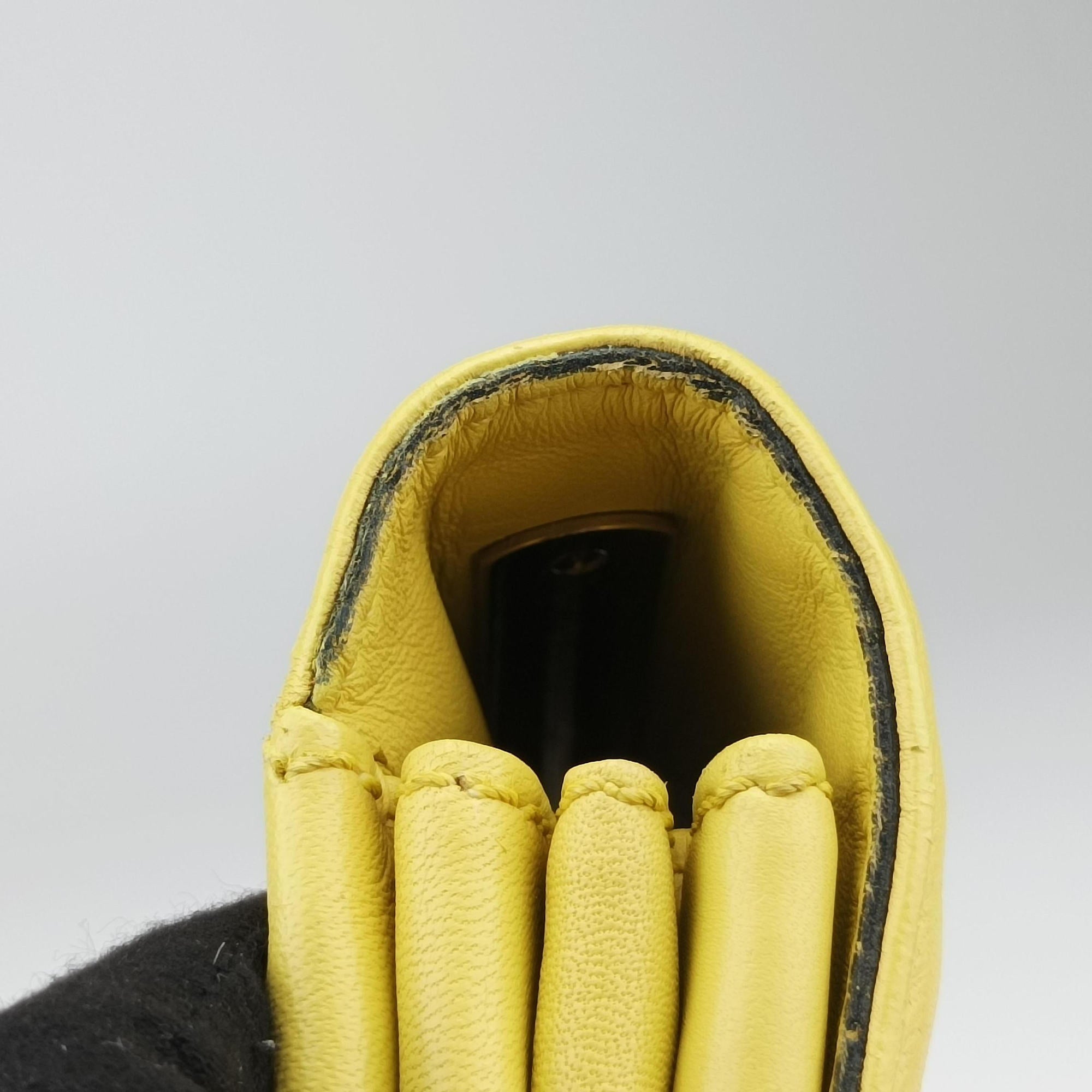 Pre-owned Valentino Rockstud Va Va Voom Yellow Leather  shoulderbag | stylenewstar