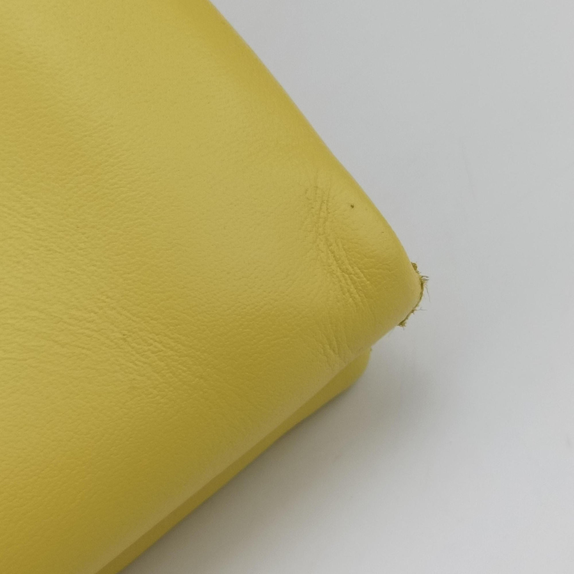 Pre-owned Valentino Rockstud Va Va Voom Yellow Leather  shoulderbag | stylenewstar