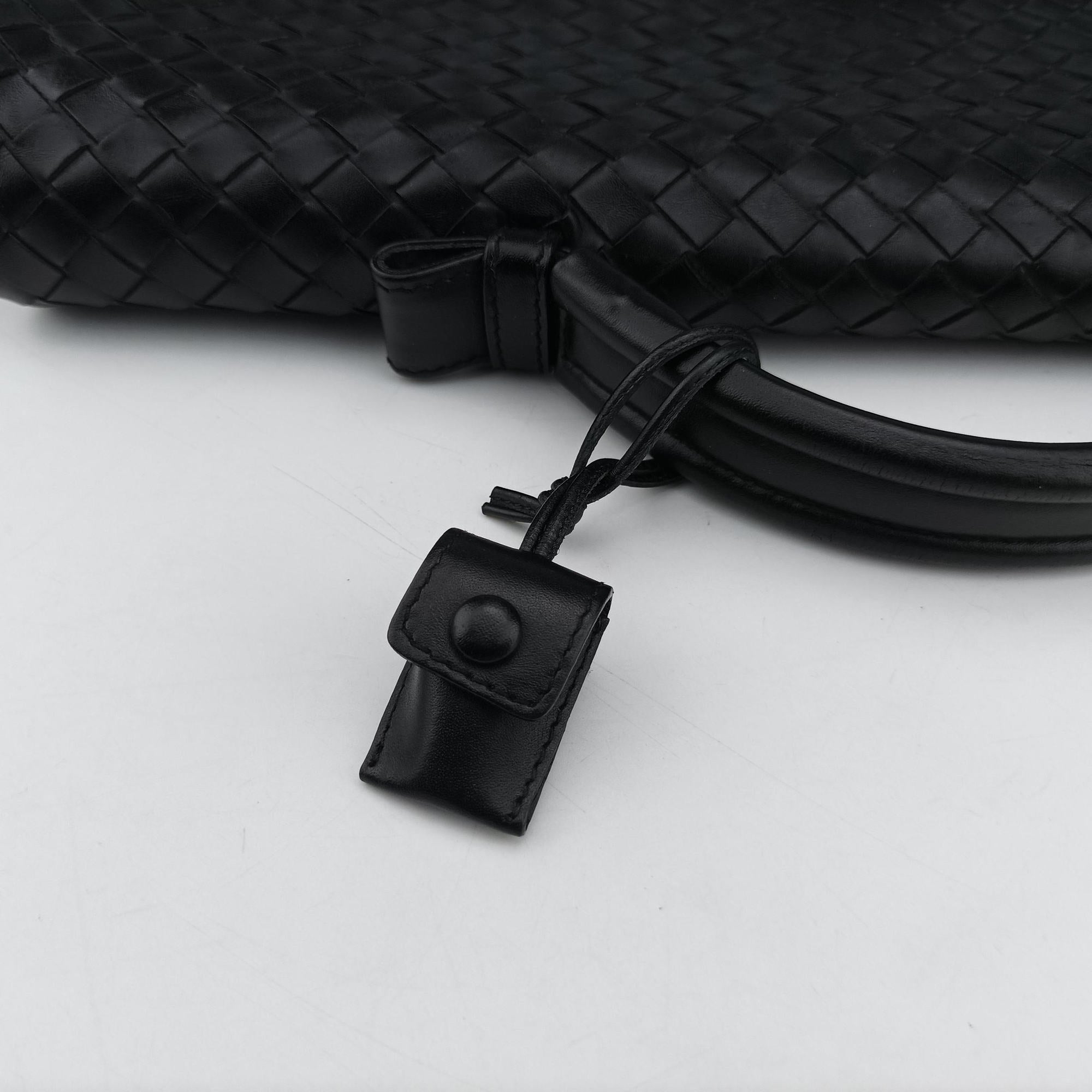 Vintage Bottega Veneta Intrecciato Black lambskin  handbag | stylenewstar