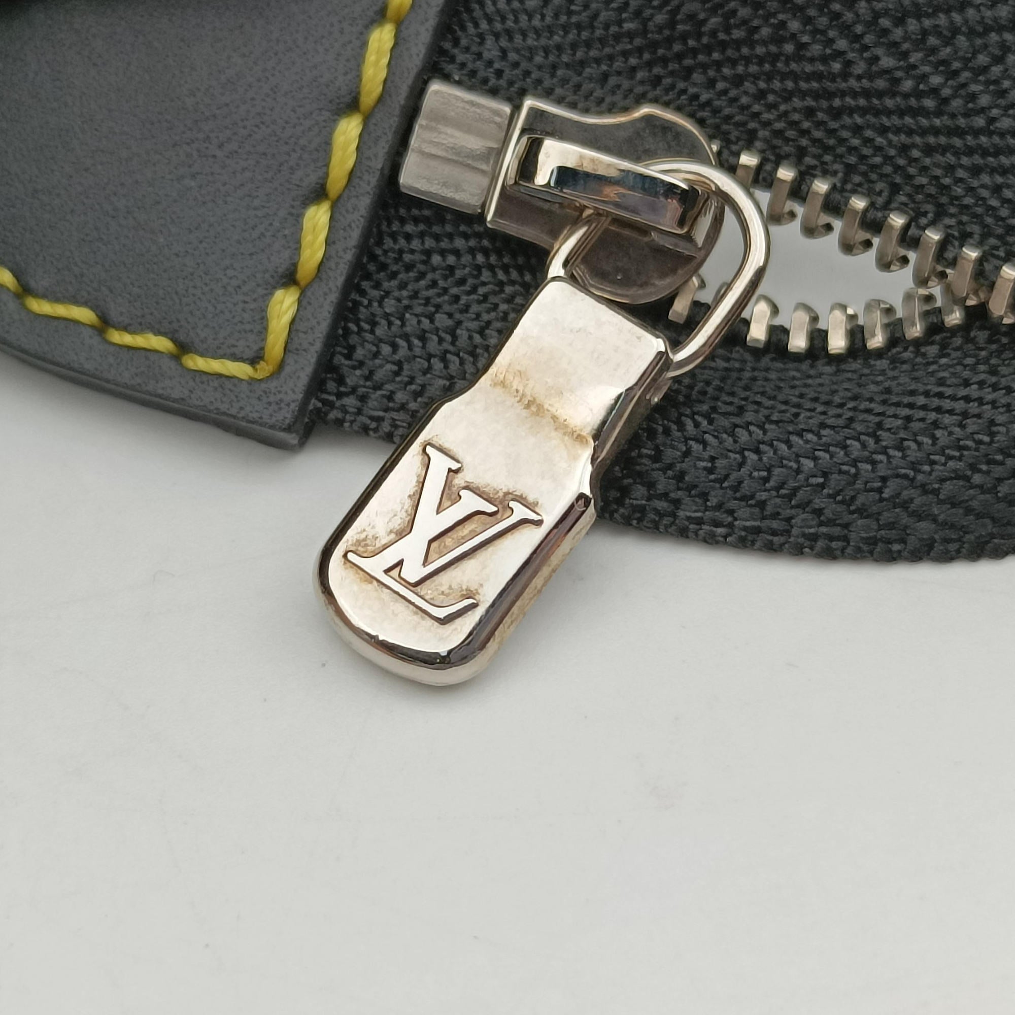 Pre-owned Louis Vuitton Poche Toilette Bag Denim Epi M54654 clutchbag | stylenewstar
