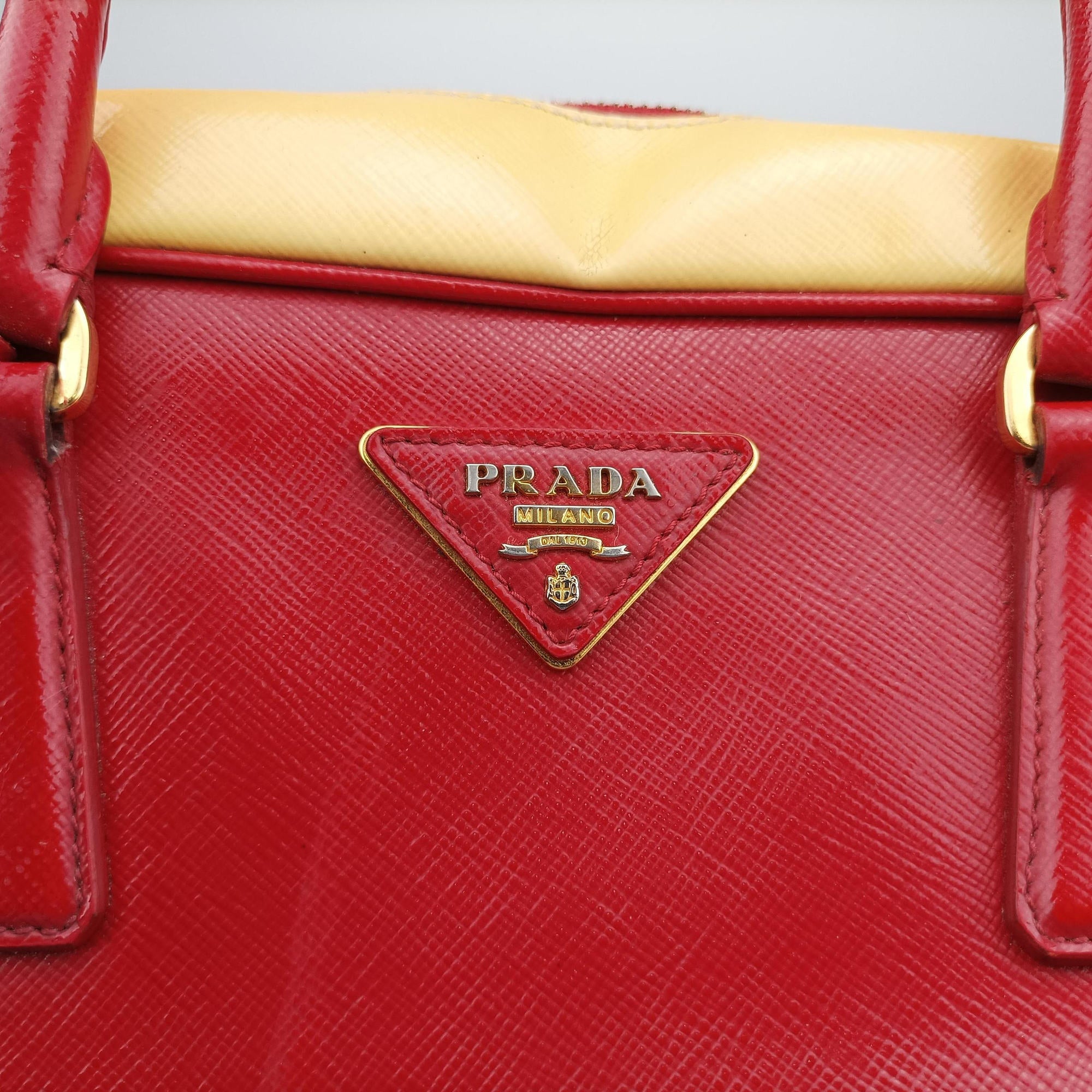 Pre-owned Prada Triangle logo Red×Yellow Patent  shoulderbag | stylenewstar