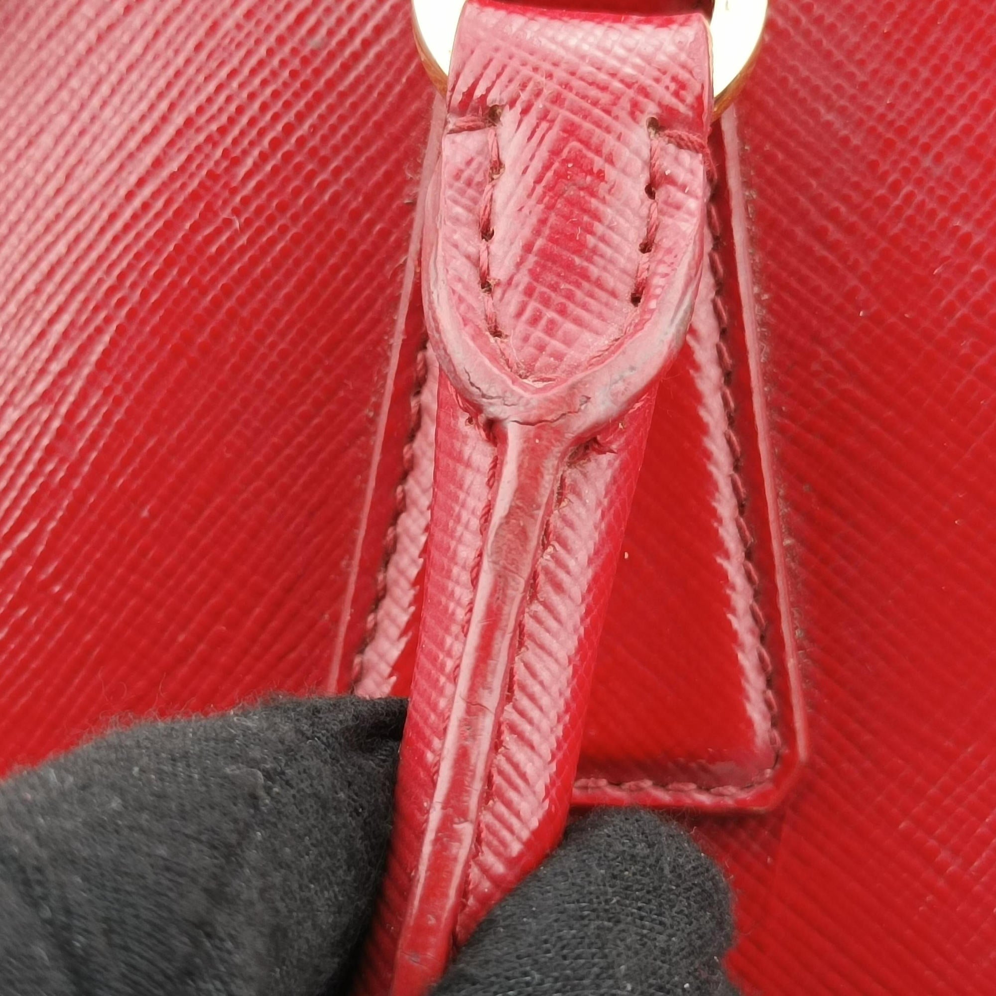 Pre-owned Prada Triangle logo Red×Yellow Patent  shoulderbag | stylenewstar