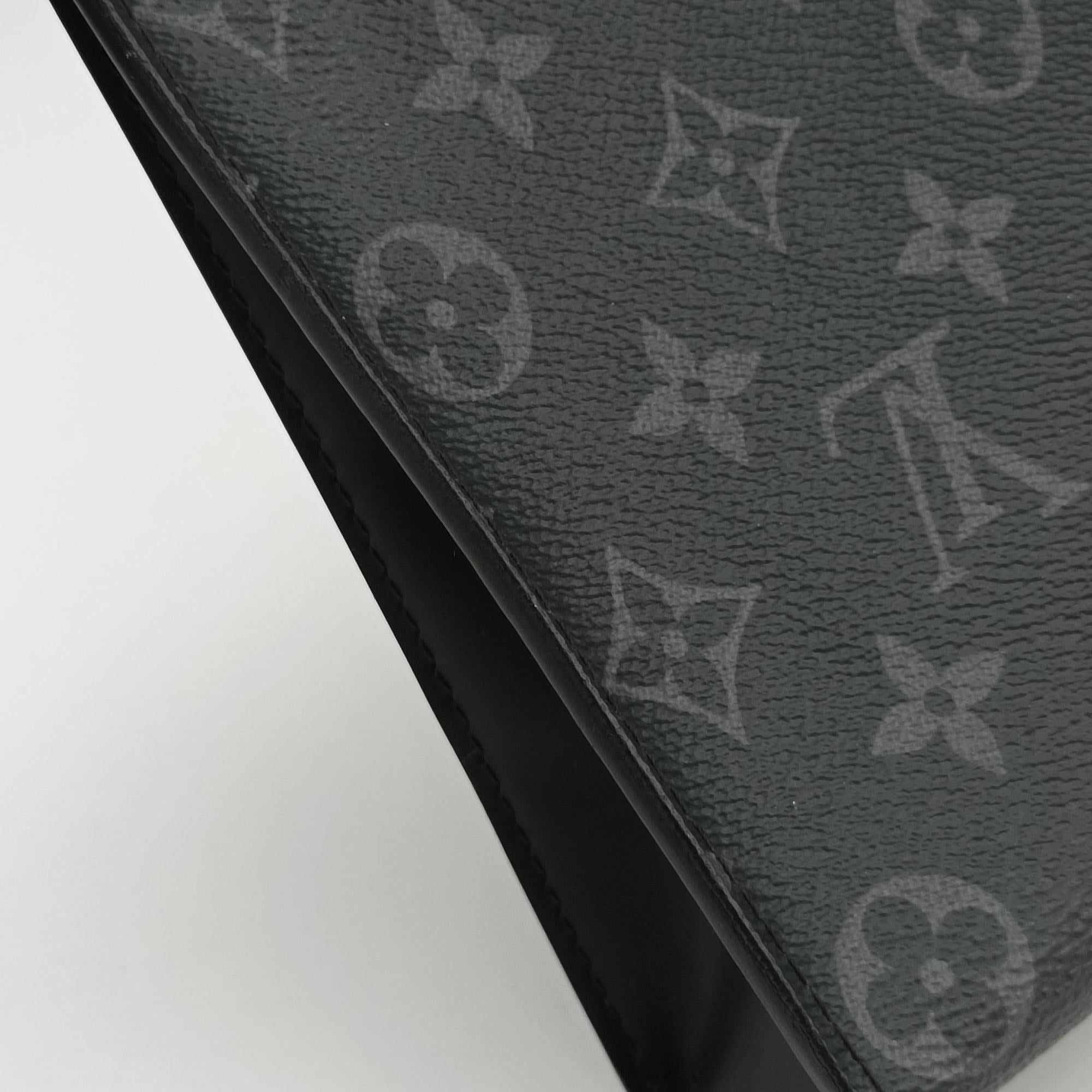 Pre-owned Louis Vuitton Pochette Voyage MM Pacific Blue Monogram Eclipse PVC Coated Canvas M61692 clutchbag | stylenewstar