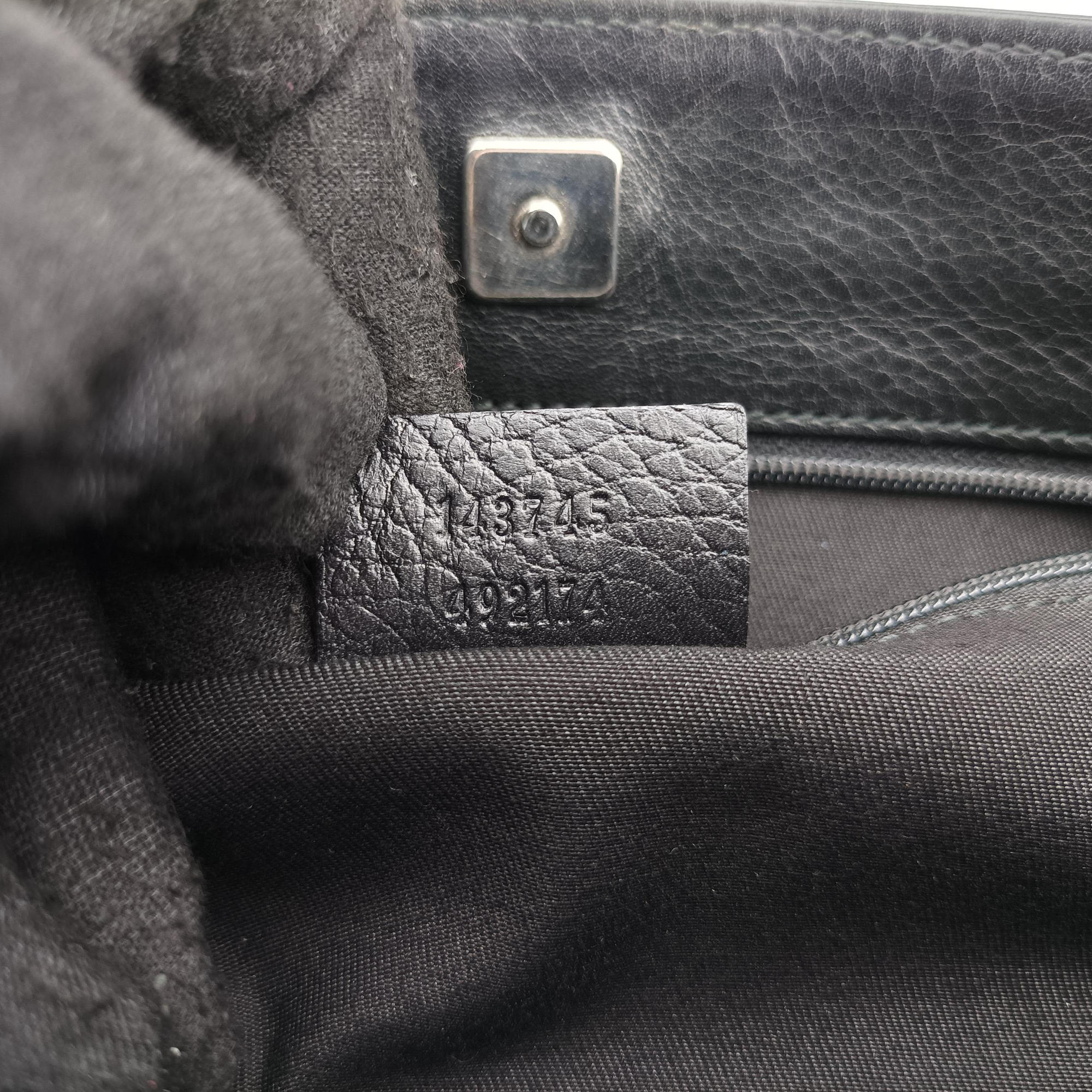 Pre-owned Gucci GG Canvas Black canvas 143745 shoulderbag | stylenewstar