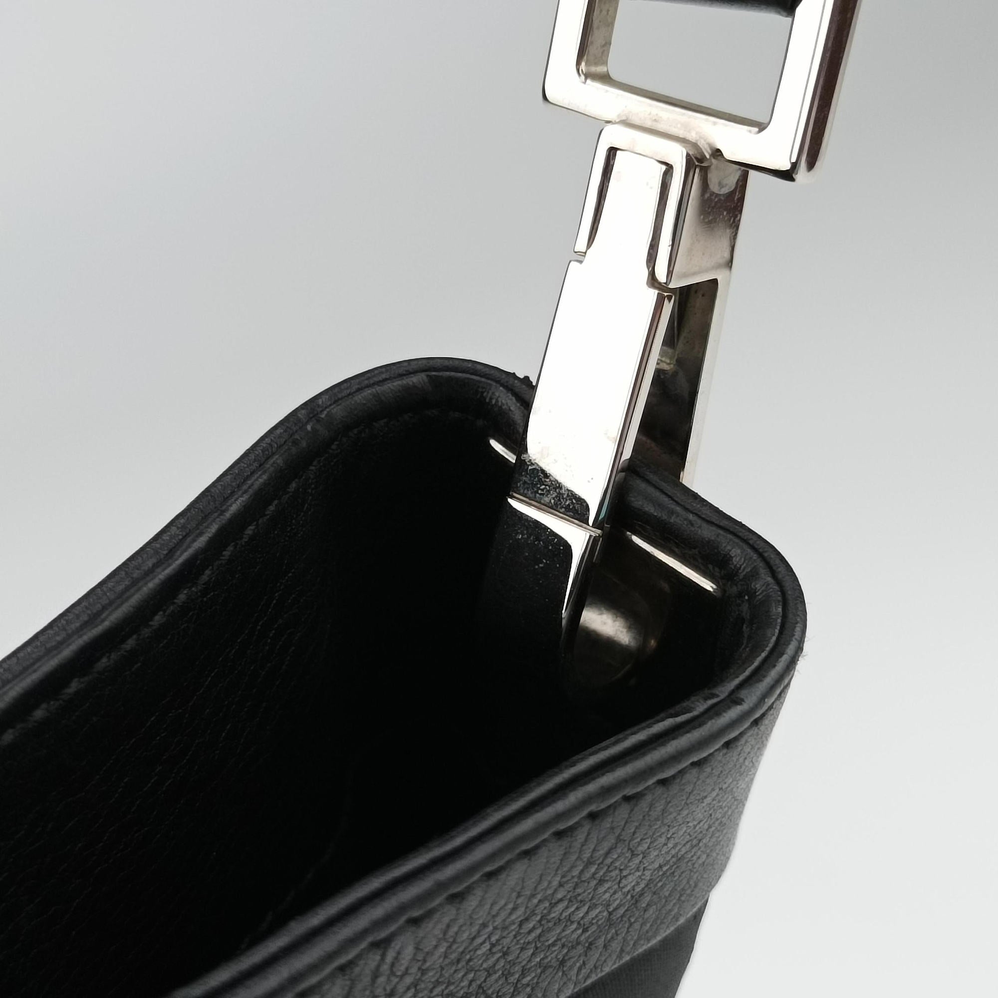 Pre-owned Gucci GG Canvas Black canvas 143745 shoulderbag | stylenewstar
