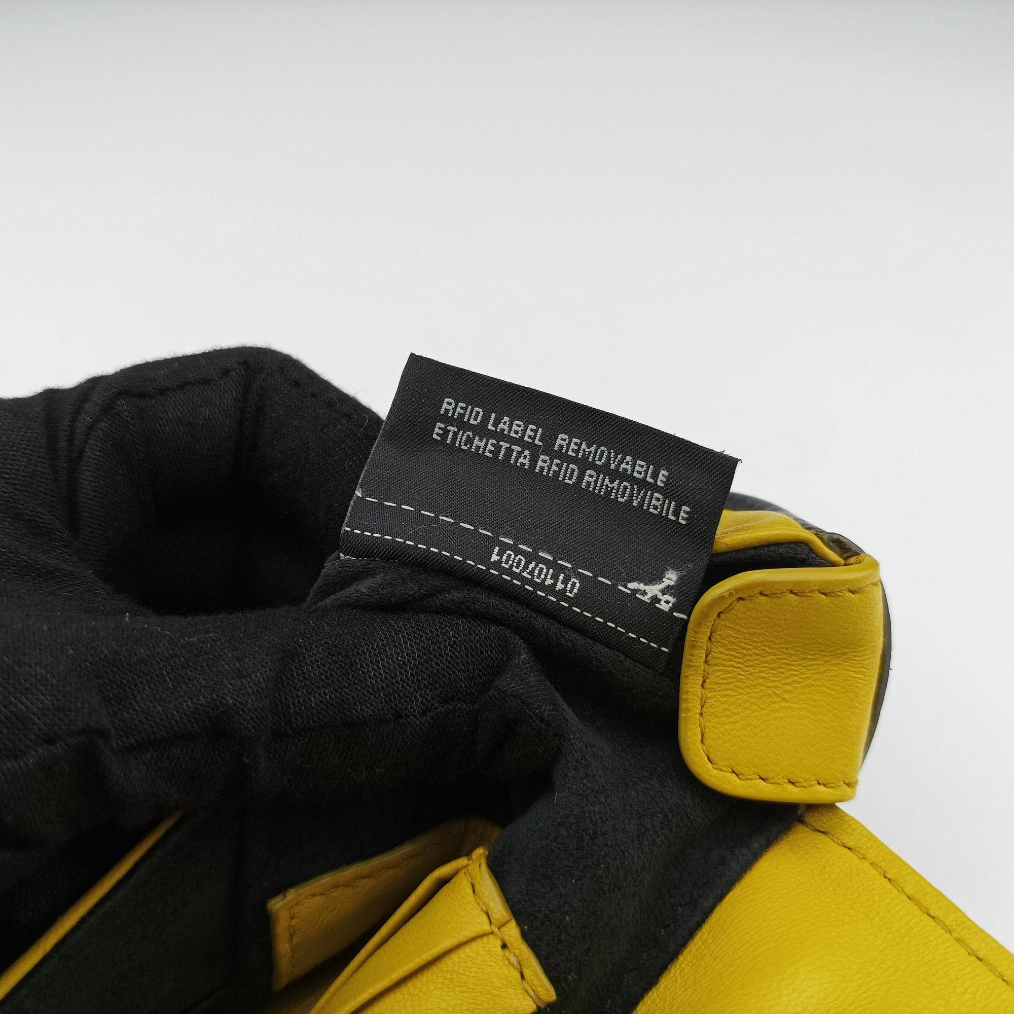 Secondhand Fendi Mini Be Baguette Yellow × Black Leather 8M0315 shoulderbag | stylenewstar