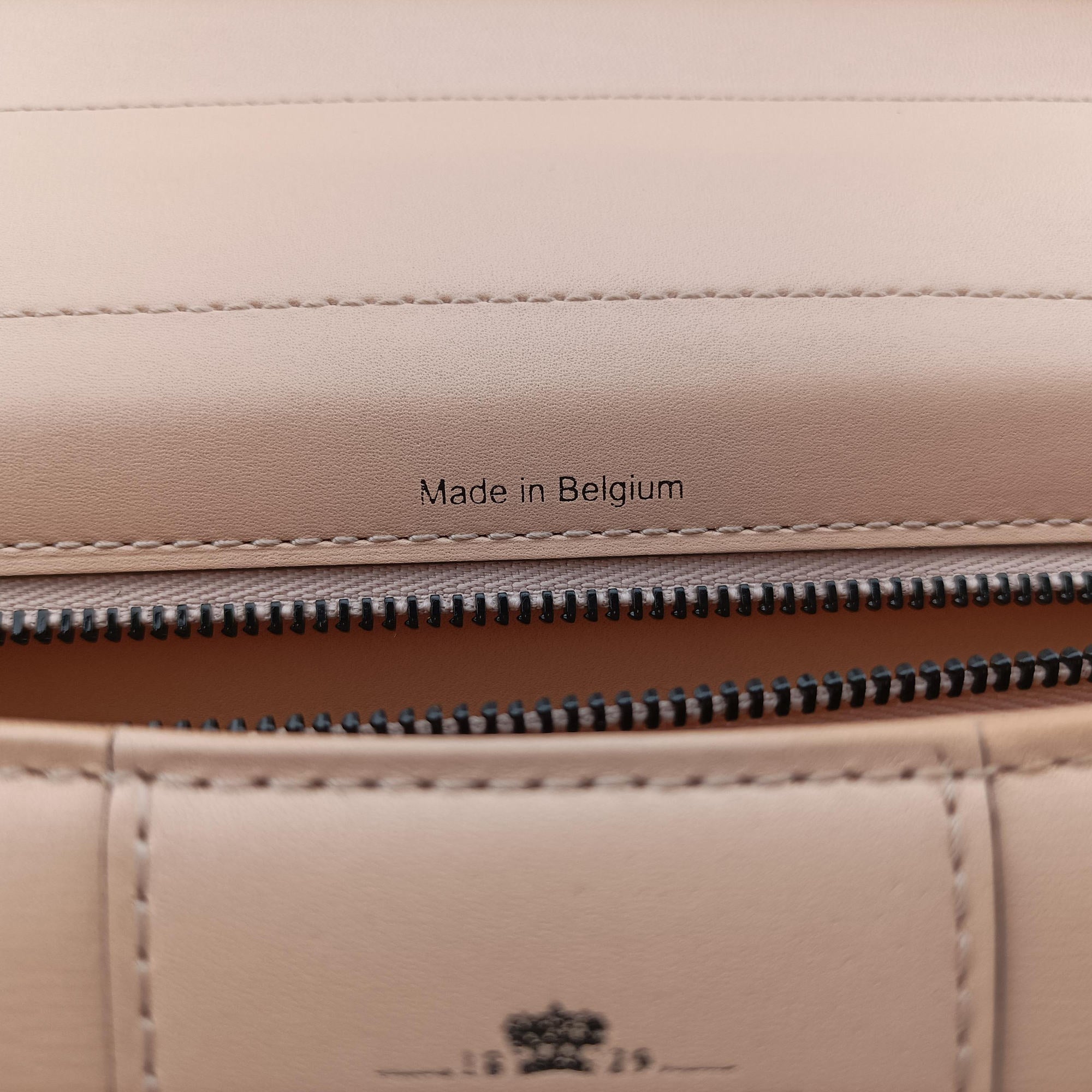Secondhand Delvaux Brillant Beige Leather  handbag | stylenewstar